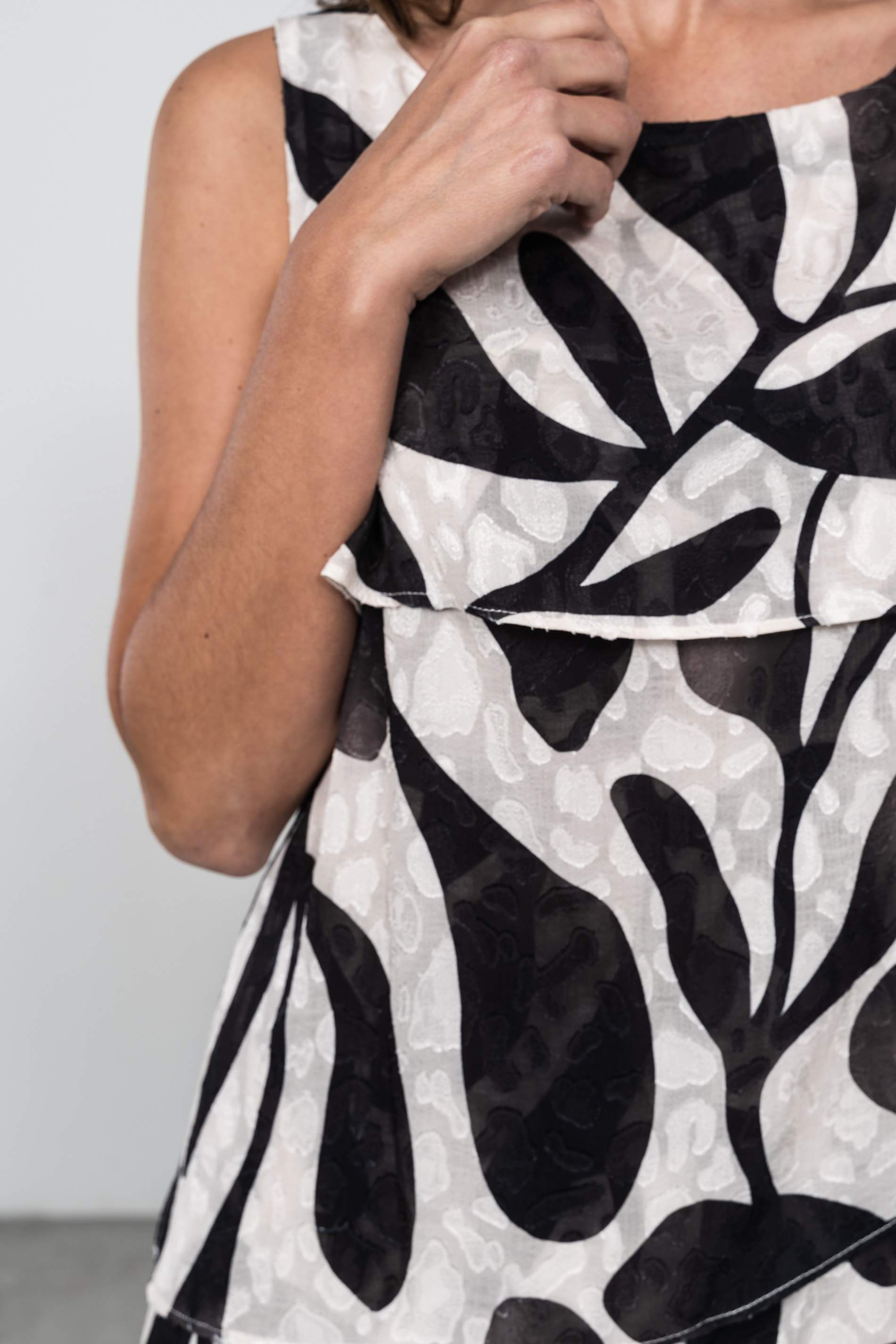 VESTIDO CAPAS ESTAMPADO
