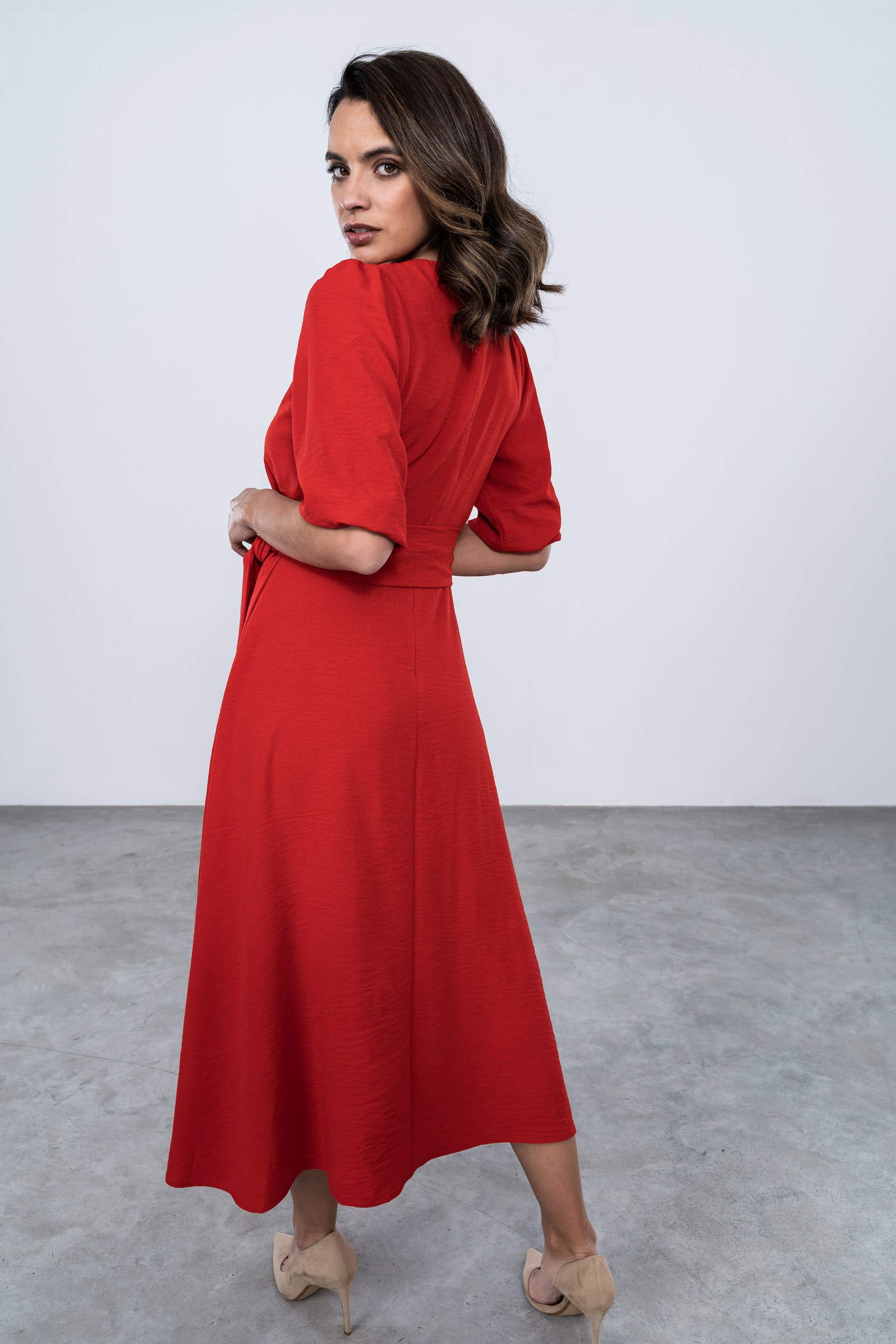 VESTIDO VUELO CINTURÓN ROJO