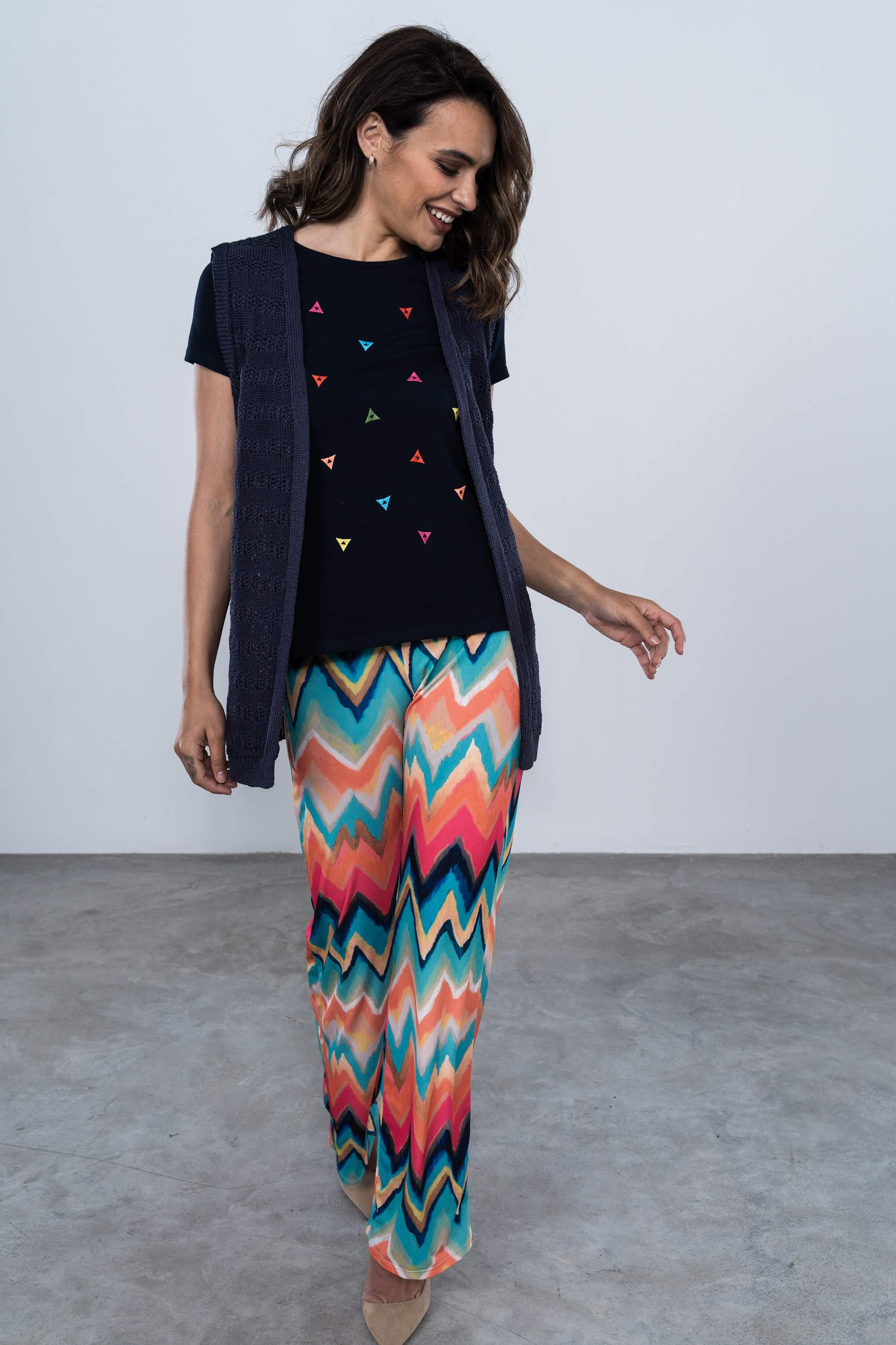 CAMISETA TRIANGULOS BORDADOS