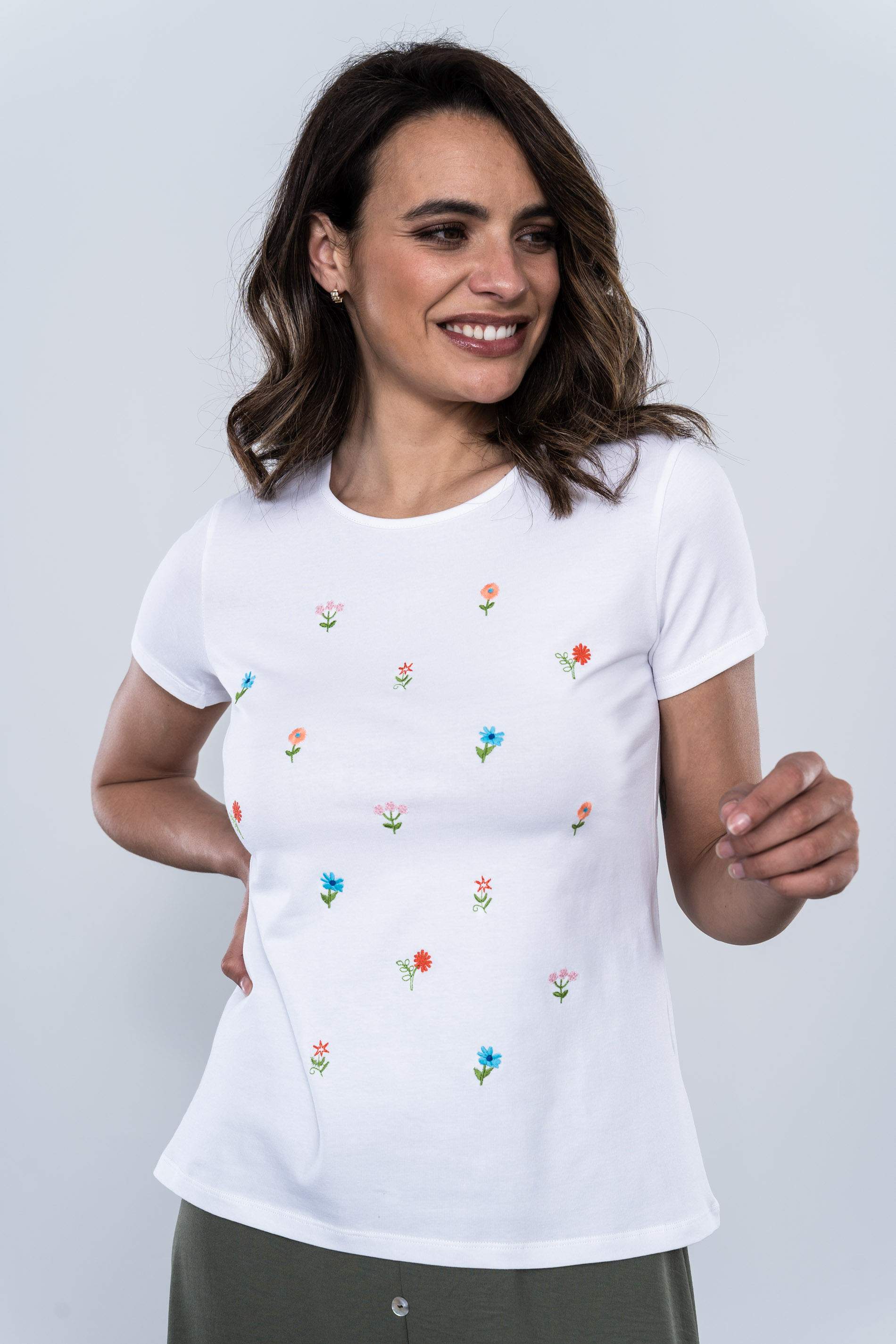 CAMISETA FLORES BORDADAS BLANCO