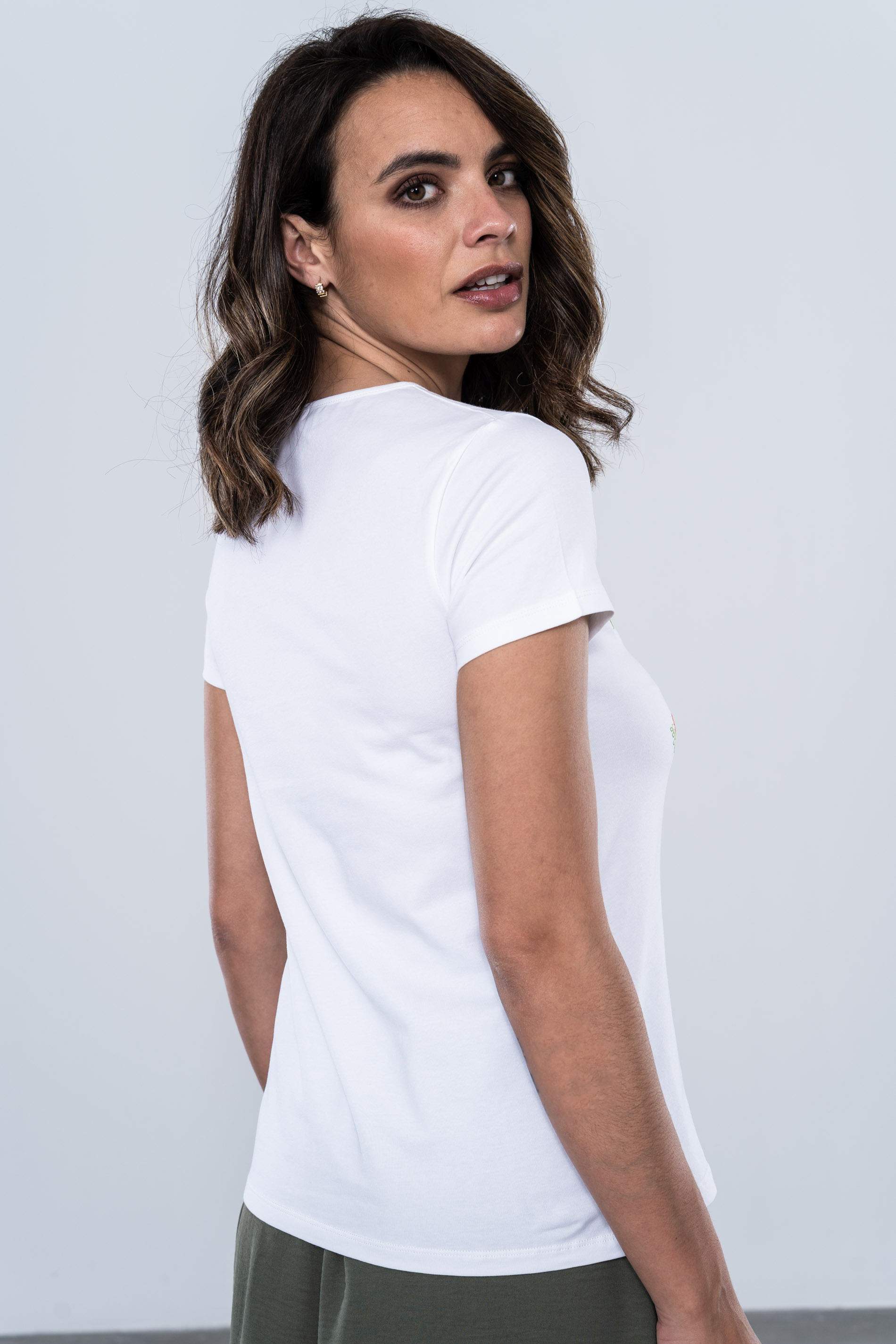 CAMISETA FLORES BORDADAS BLANCO