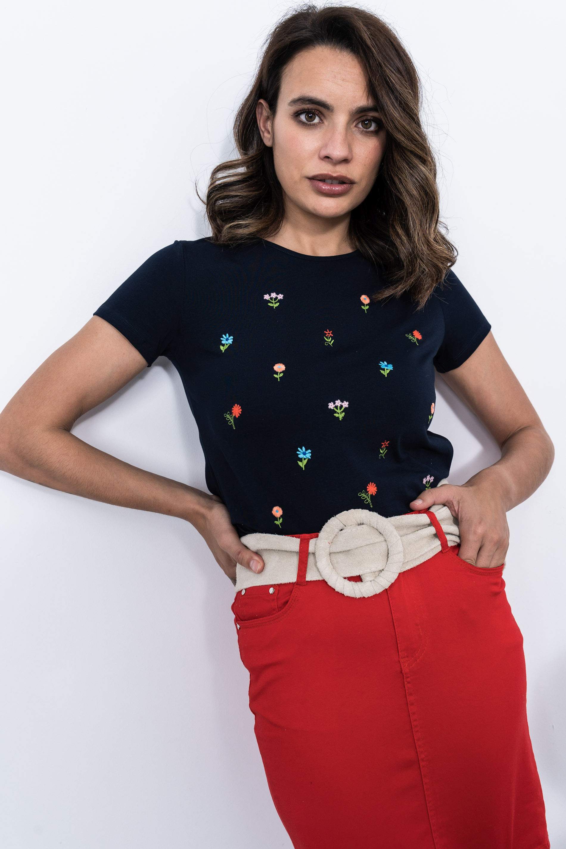 CAMISETA FLORES BORDADA MARINO
