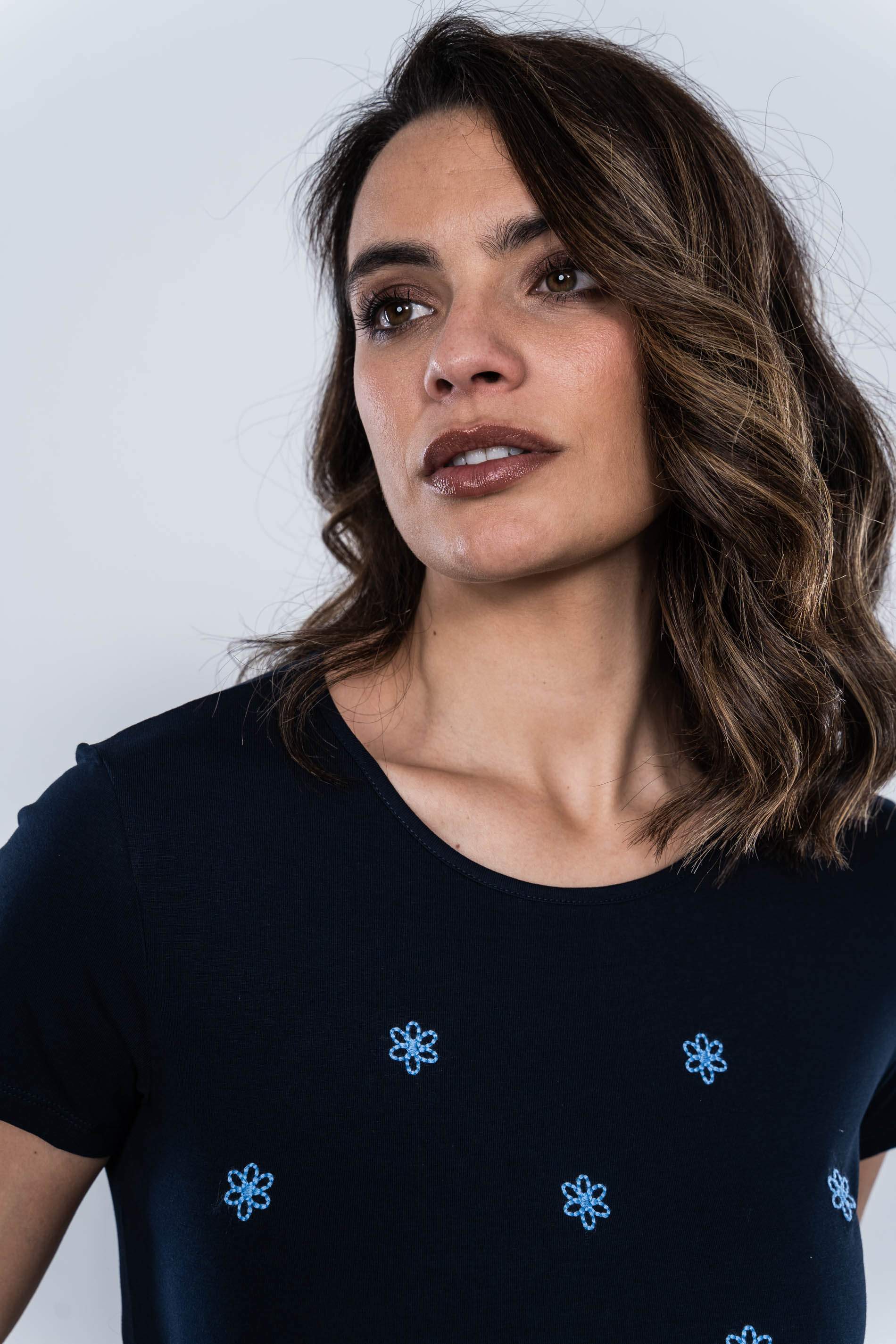 CAMISETA FLOR PESPUNTE MARINO