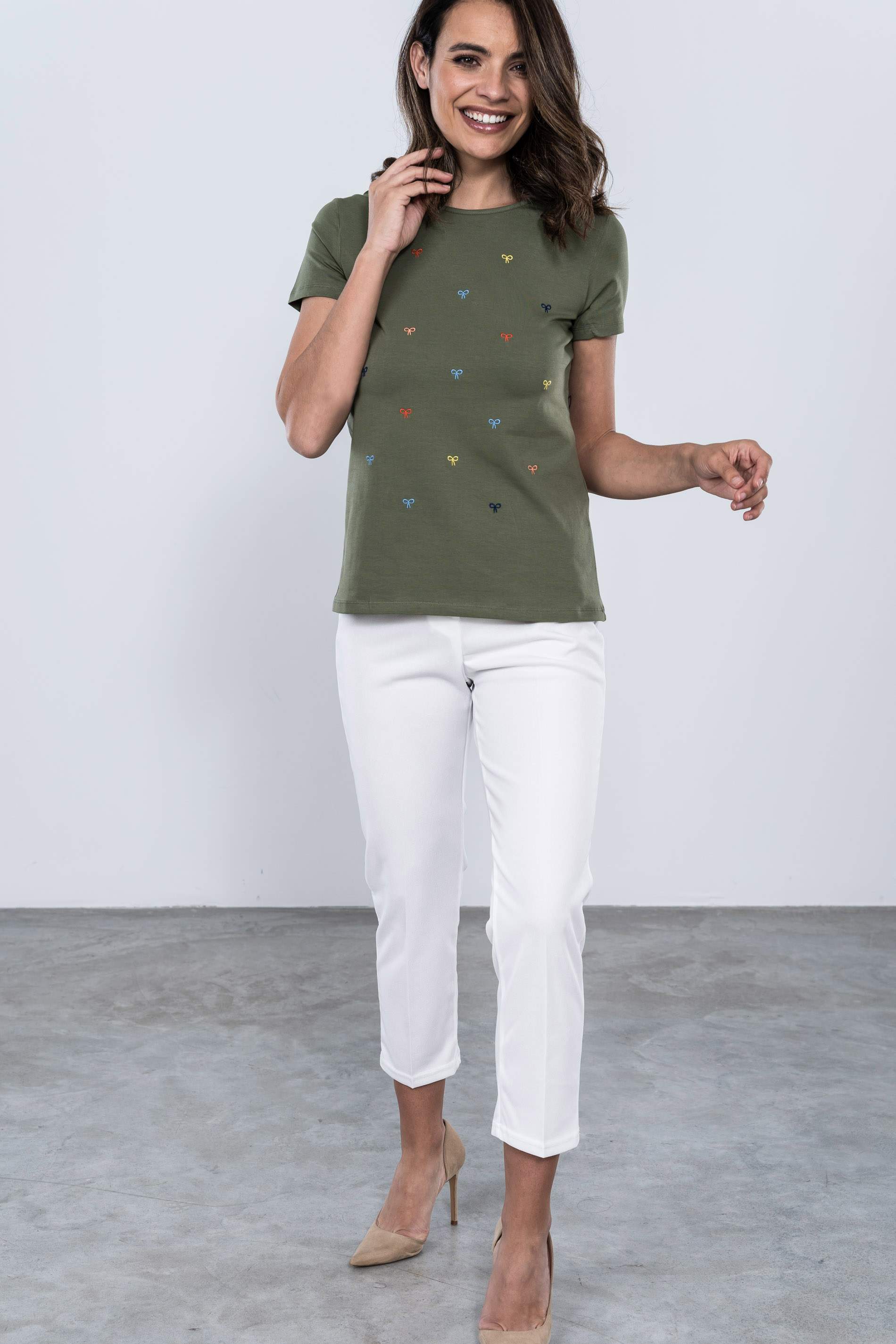 CAMISETA LACITOS BORDADA KAKI
