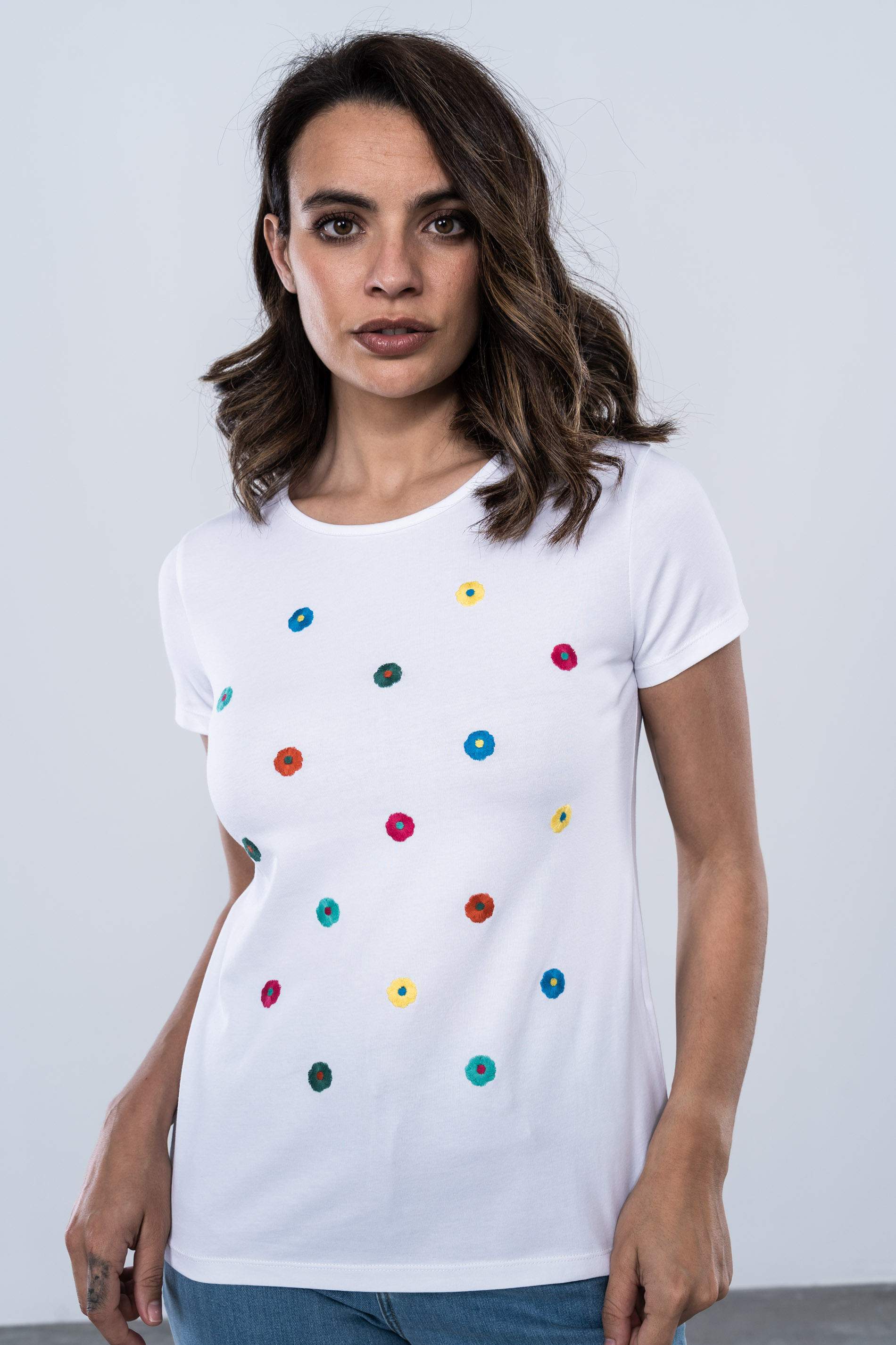 CAMISETA MARGARITAS COLOR BORDADAS
