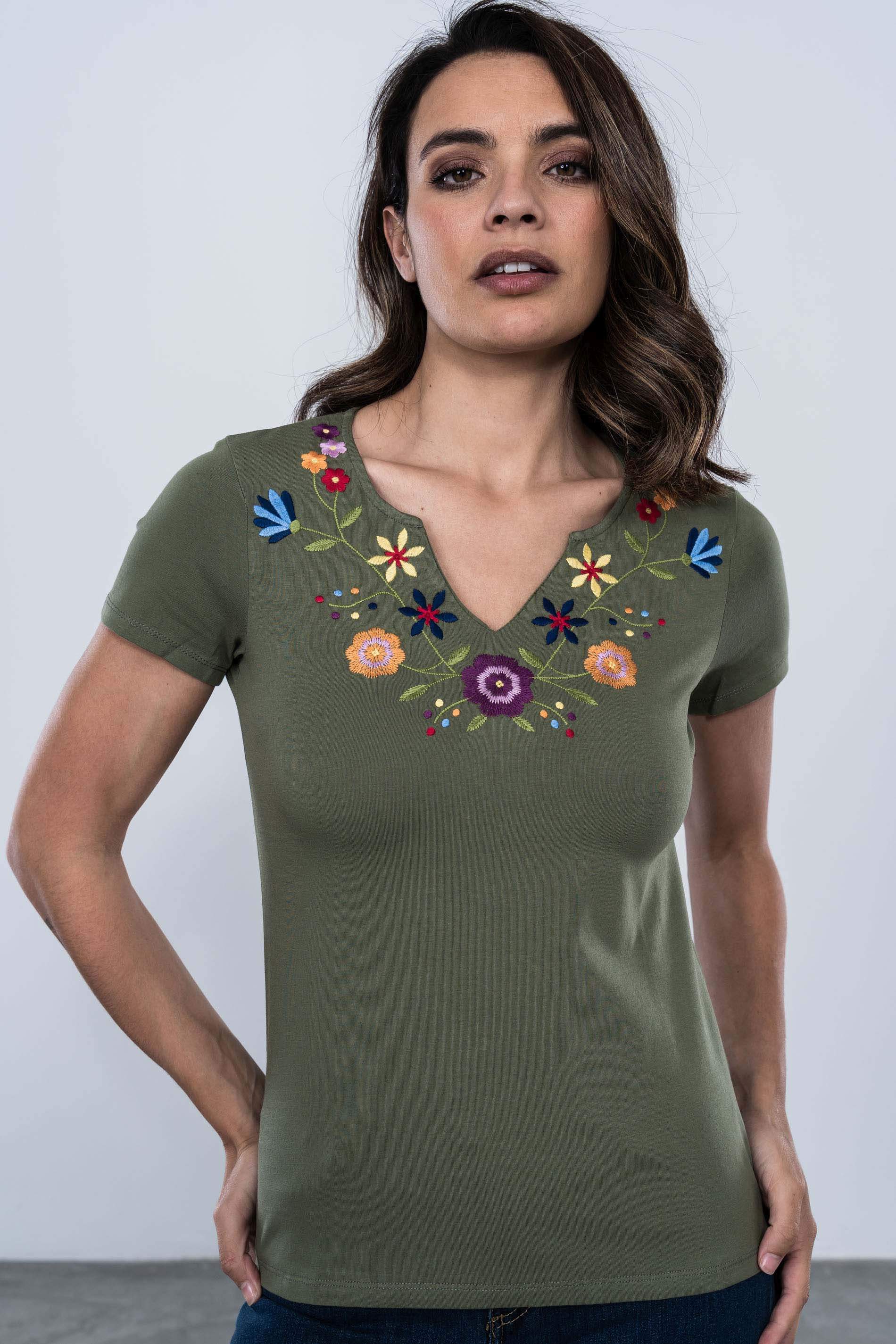CAMISETA PICO BORDADO FLORAL KAKI