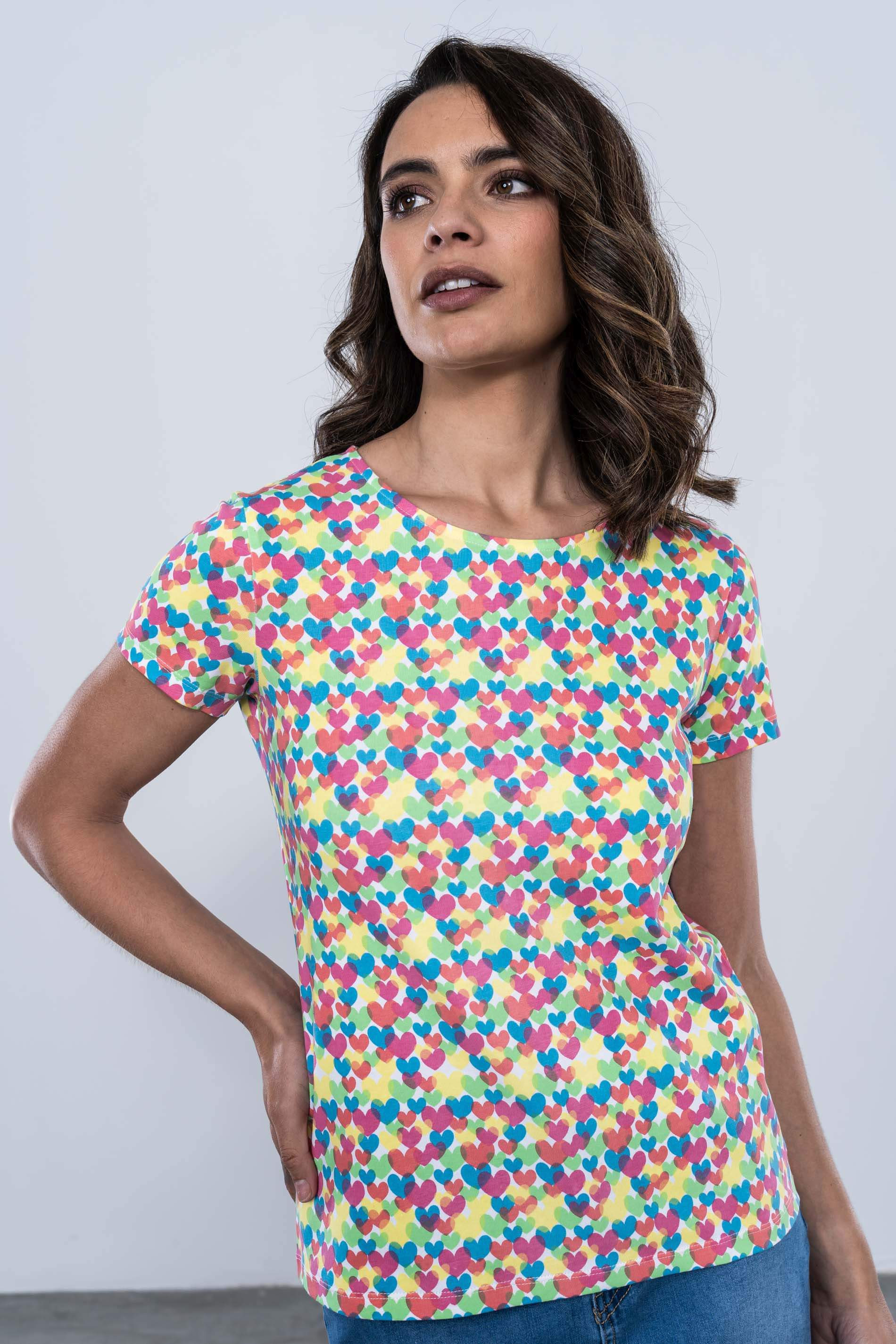 CAMISETA ESTAMPADA CORAZONES