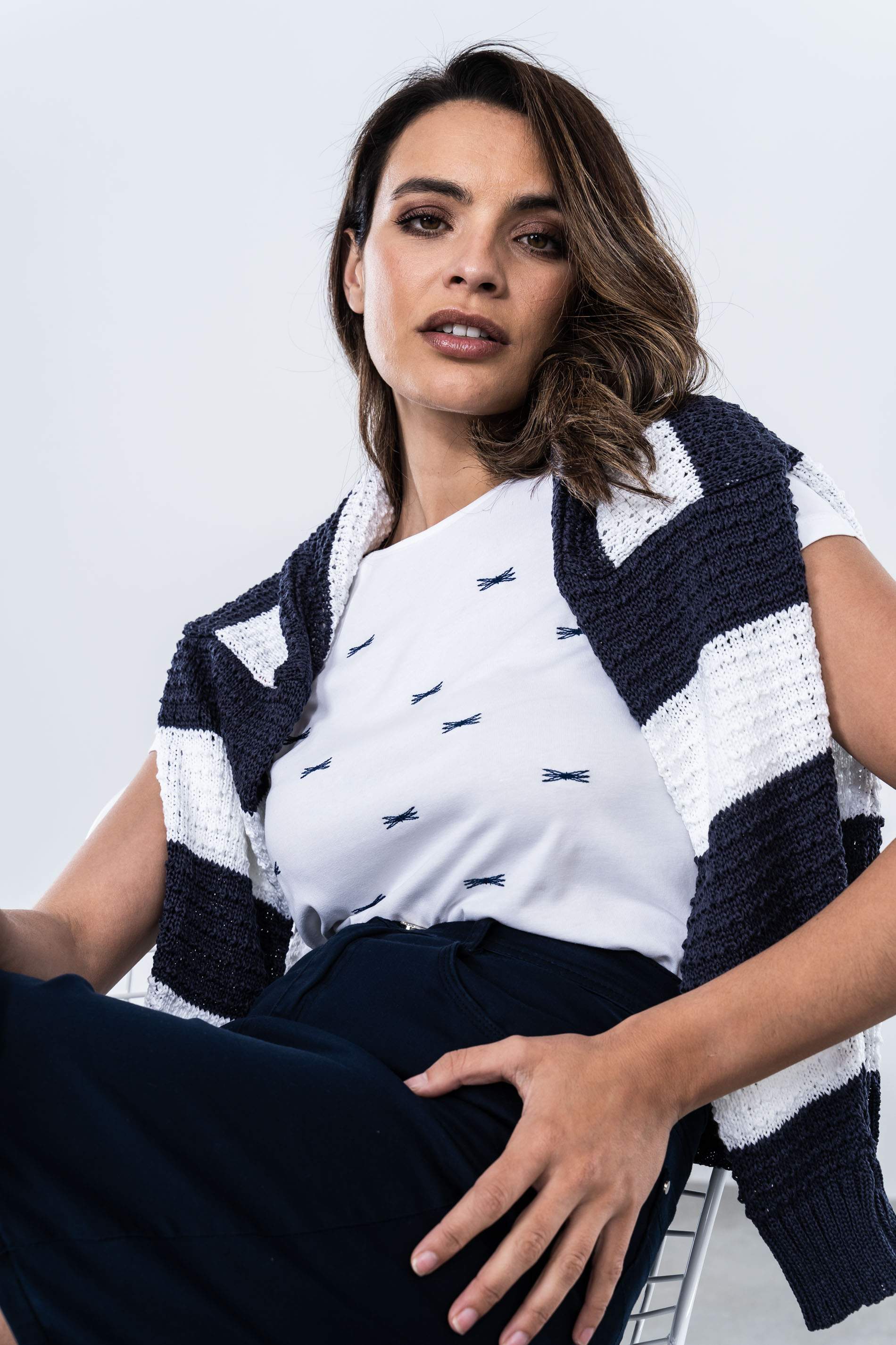 CAMISETA PAJARITAS BORDADAS