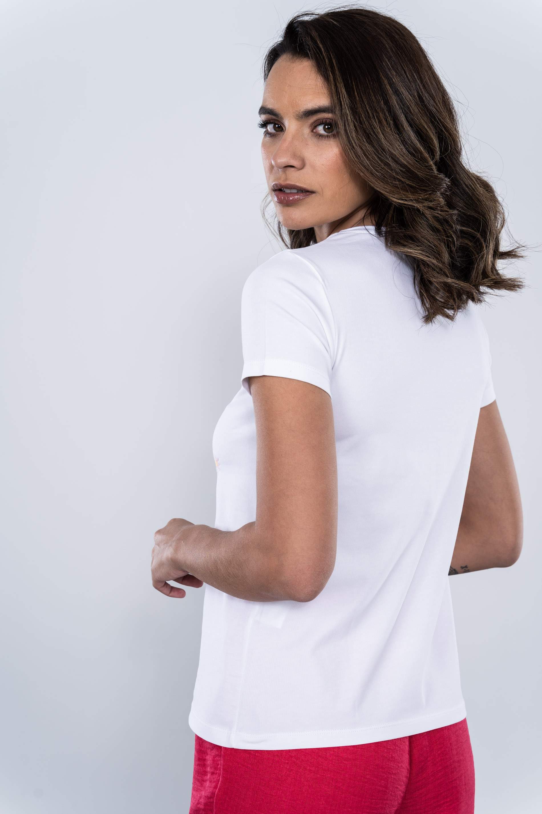 CAMISETA MARGARITAS BORDADAS