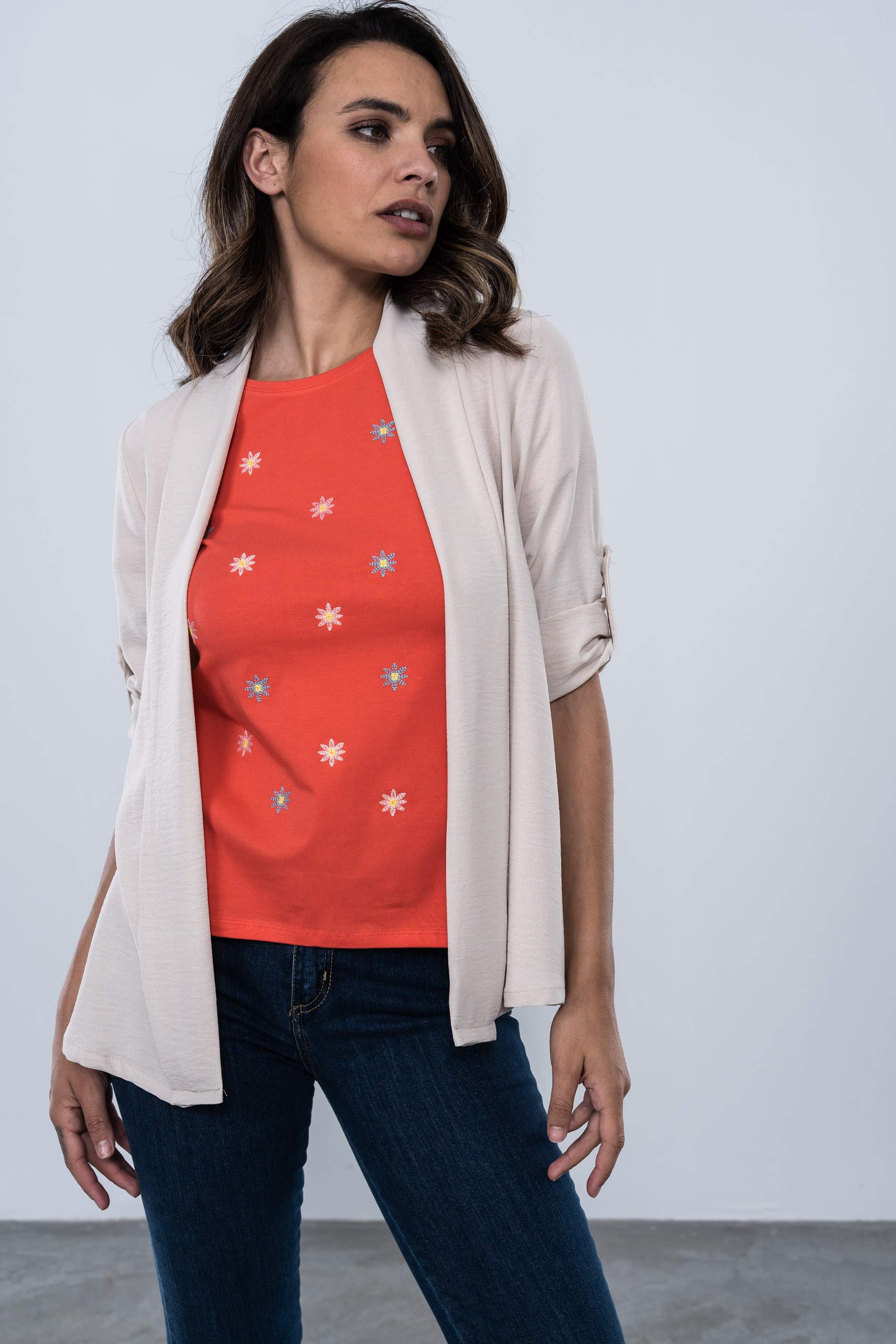 CAMISETA MARGARITAS BORDADAS