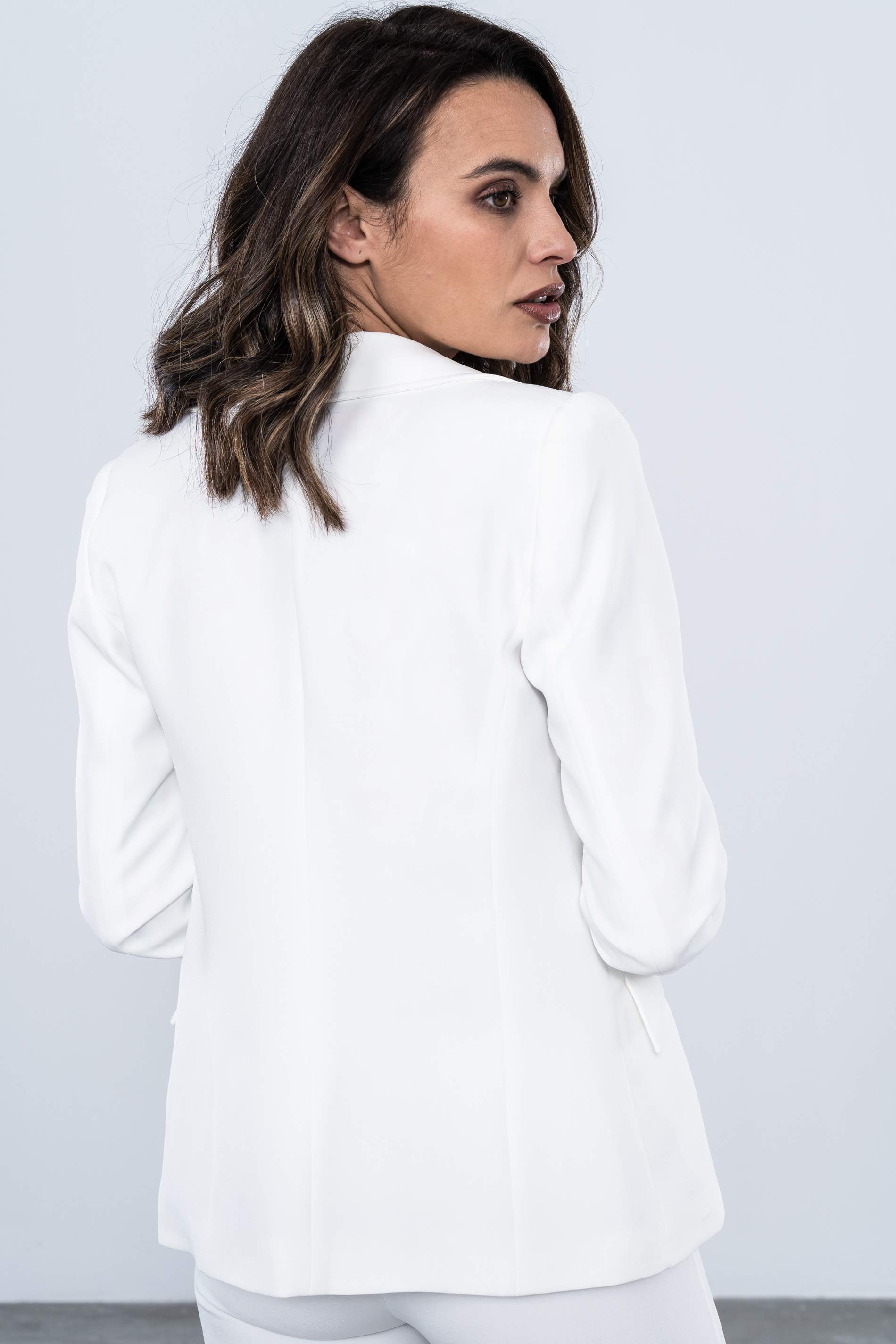 AMERICANA DOBLE BOTON BLANCA
