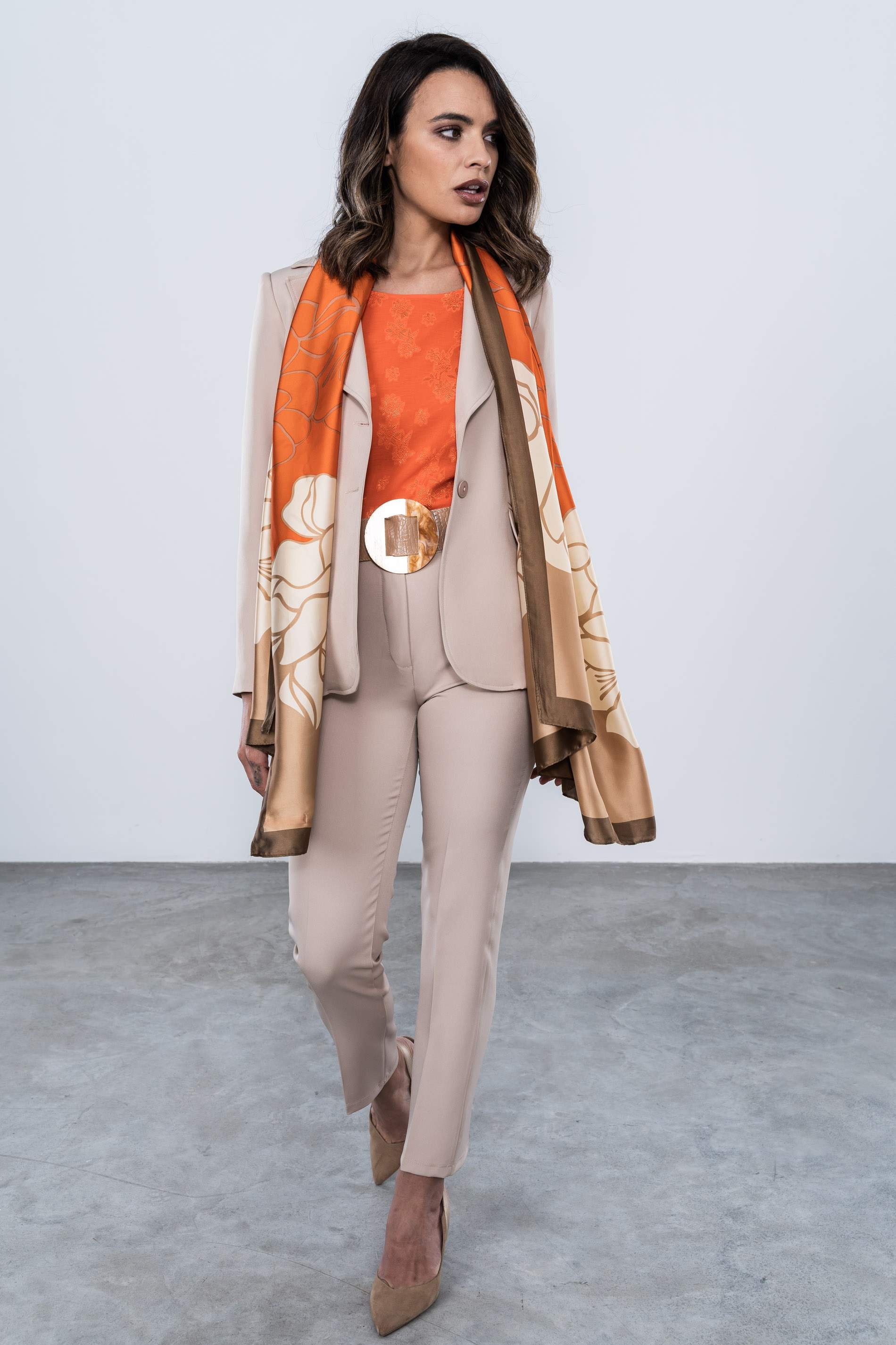 AMERICANA DOBLE BOTON BEIGE