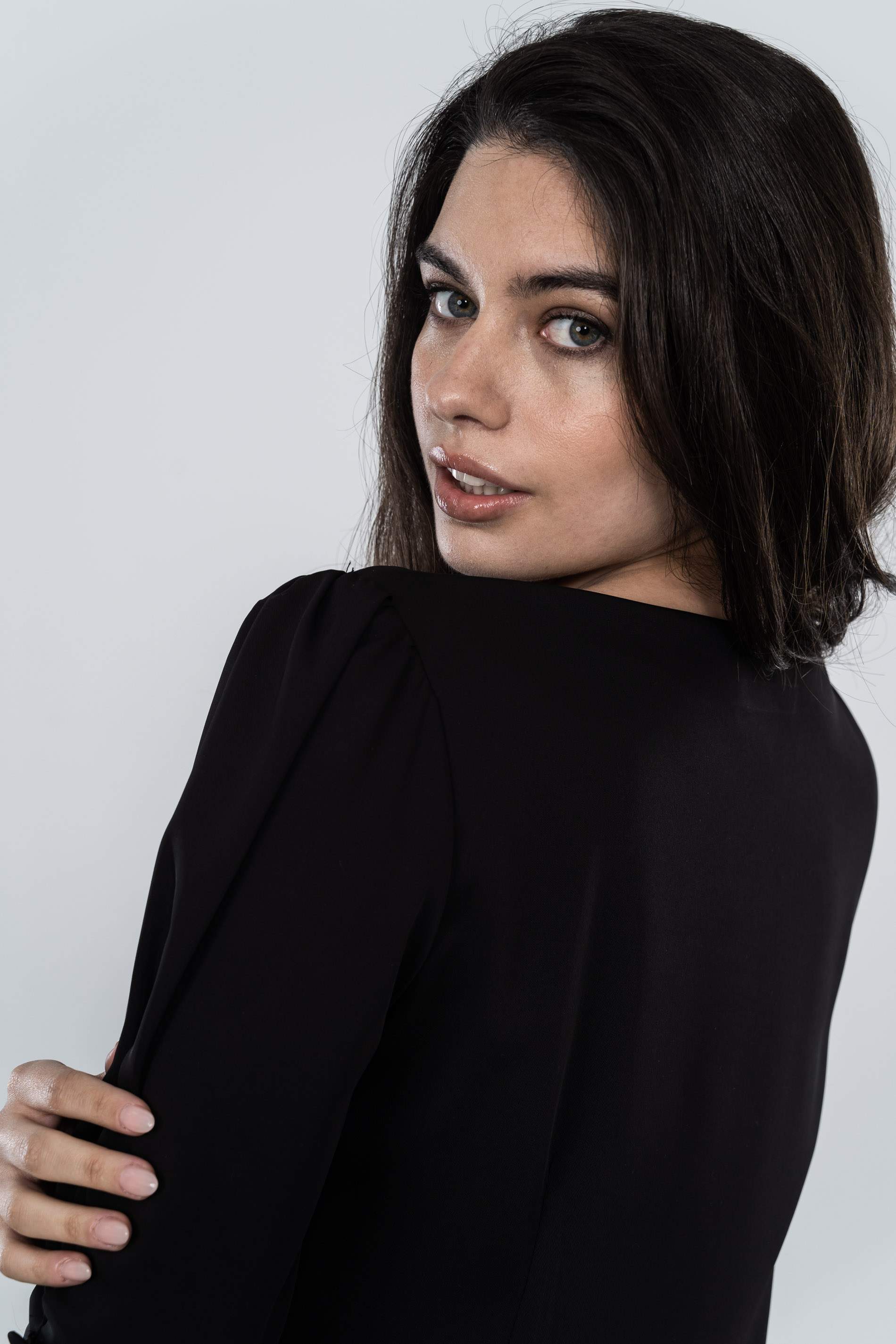 VESTIDO MANGA ABULLONADA NEGRO