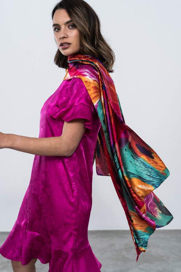 VESTIDO SATINADO VOLANTE MC