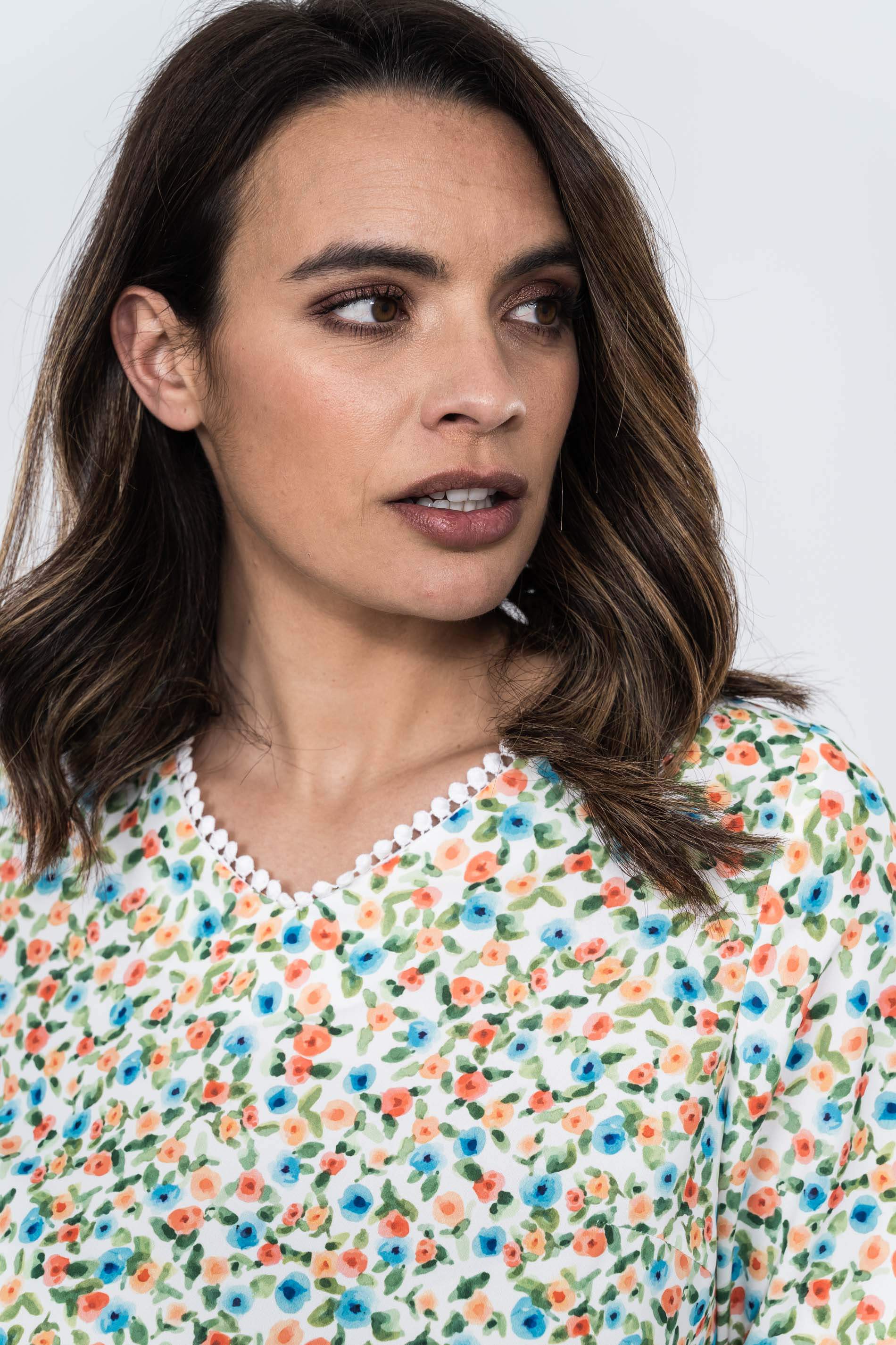 BLUSA ESTAMPADA PUNTILLA