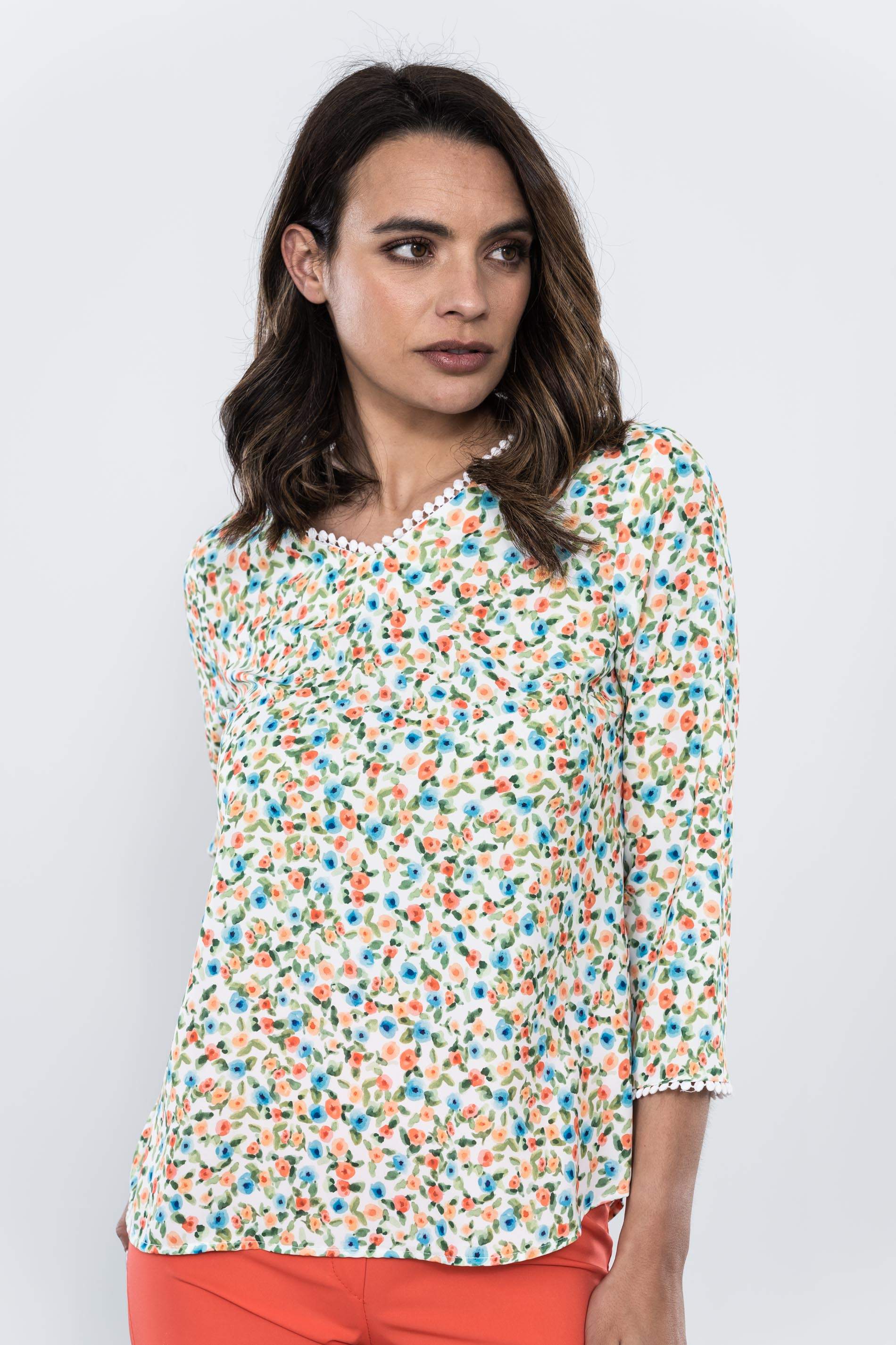 BLUSA ESTAMPADA PUNTILLA