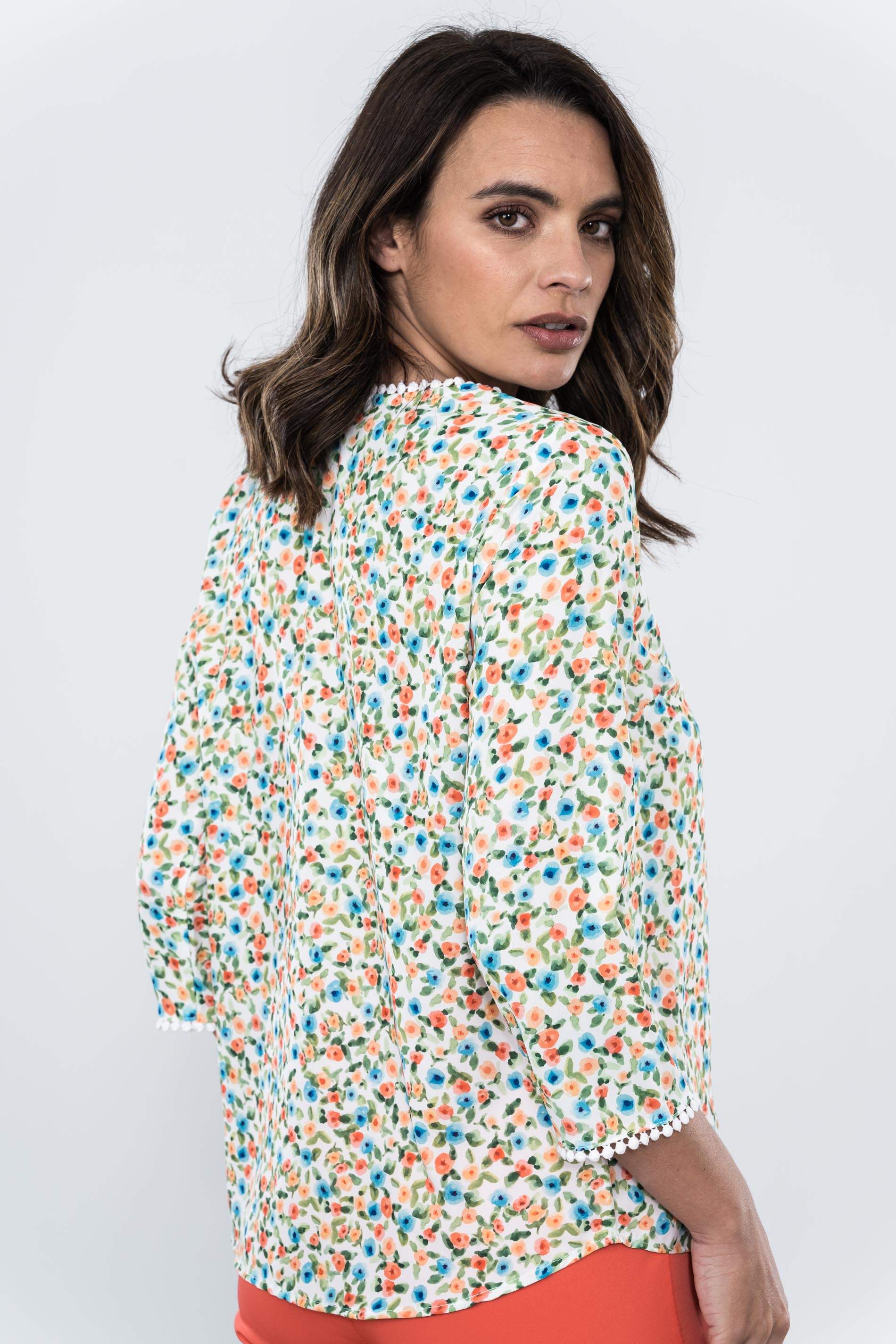 BLUSA ESTAMPADA PUNTILLA