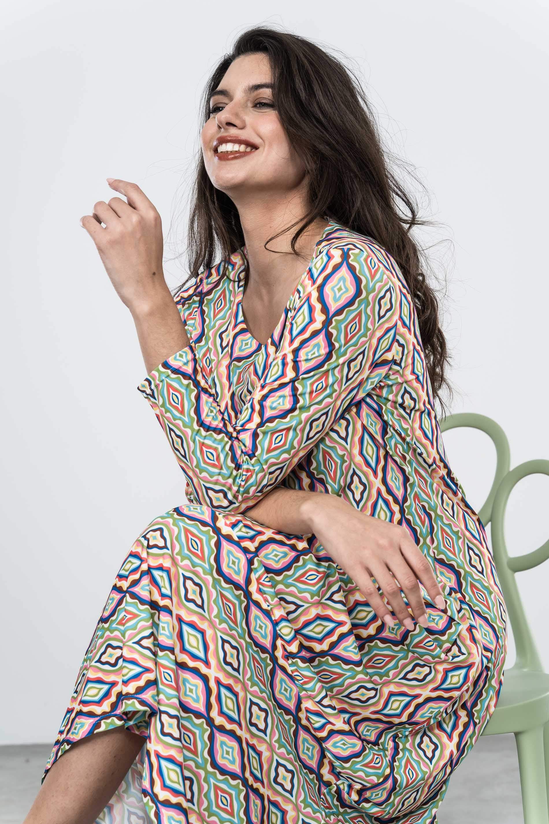 VESTIDO EVASE ROMBOS COLOR