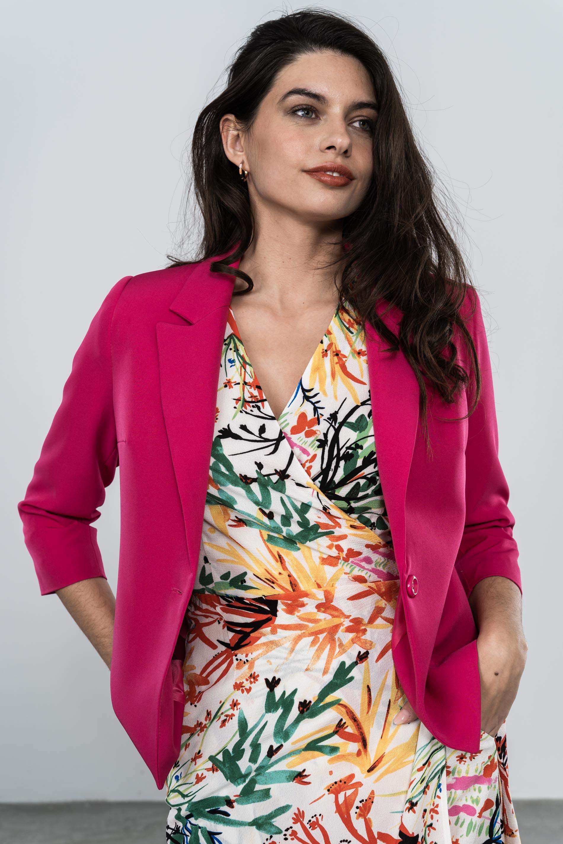 AMERICANA BOTON CORTA FUCSIA