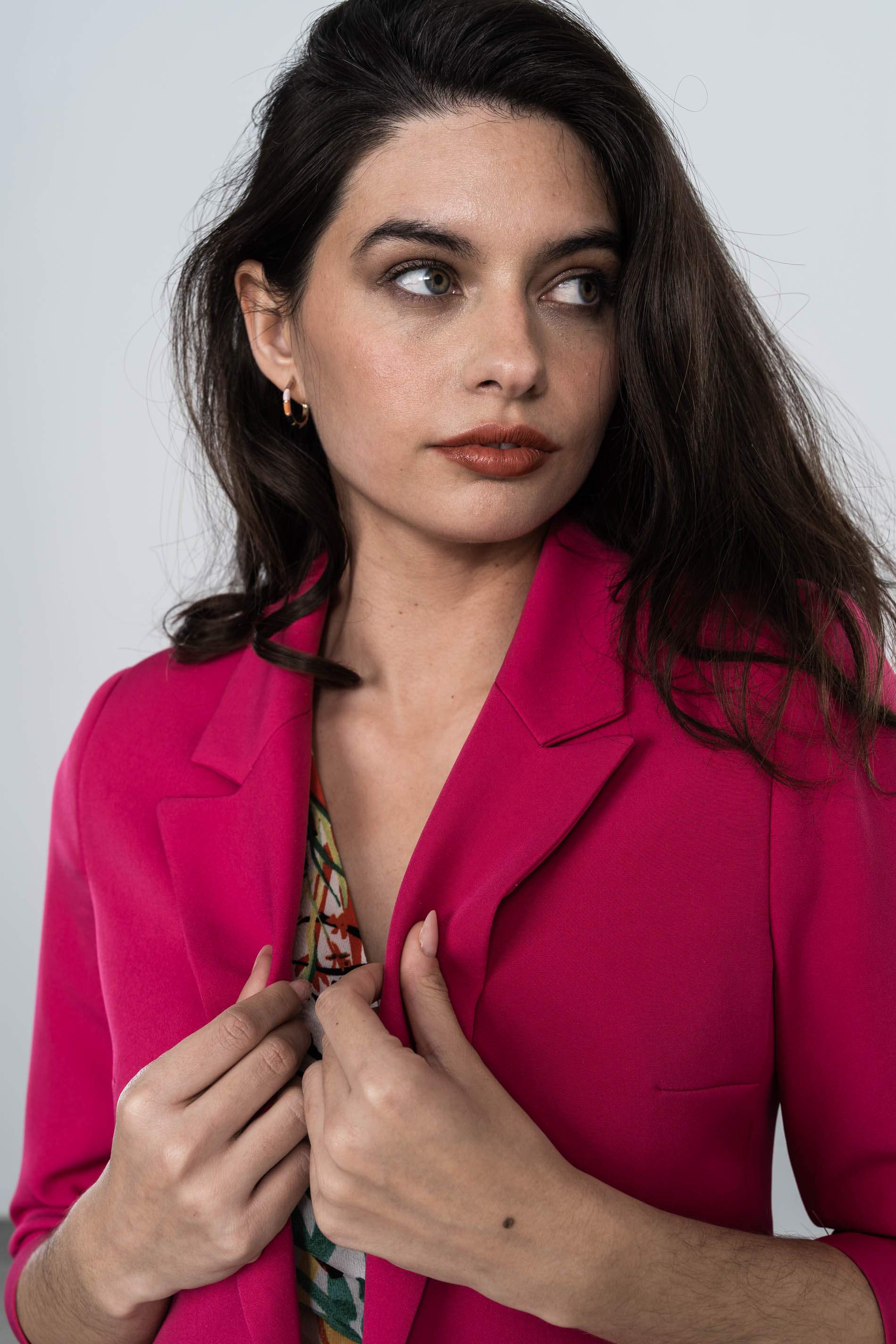 AMERICANA BOTON CORTA FUCSIA