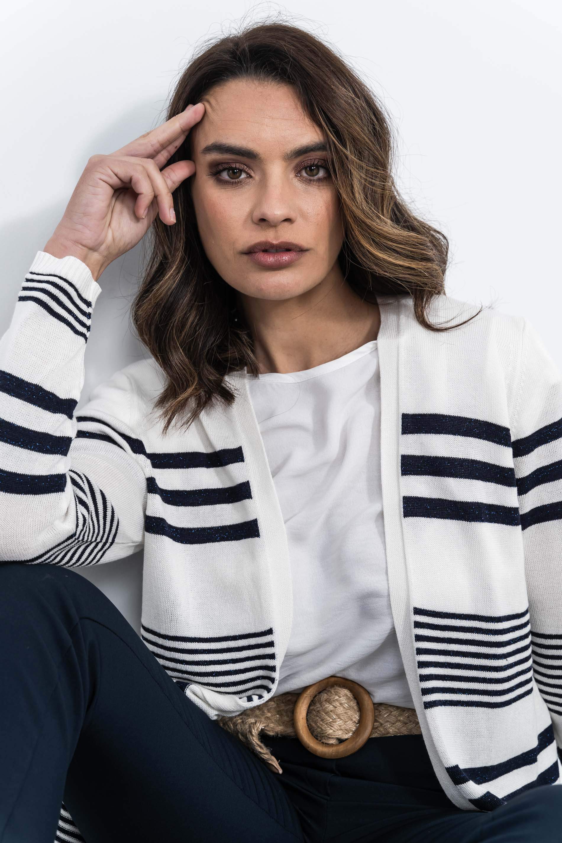 BLUSA MANGA CAIDA BOTON CRUDO