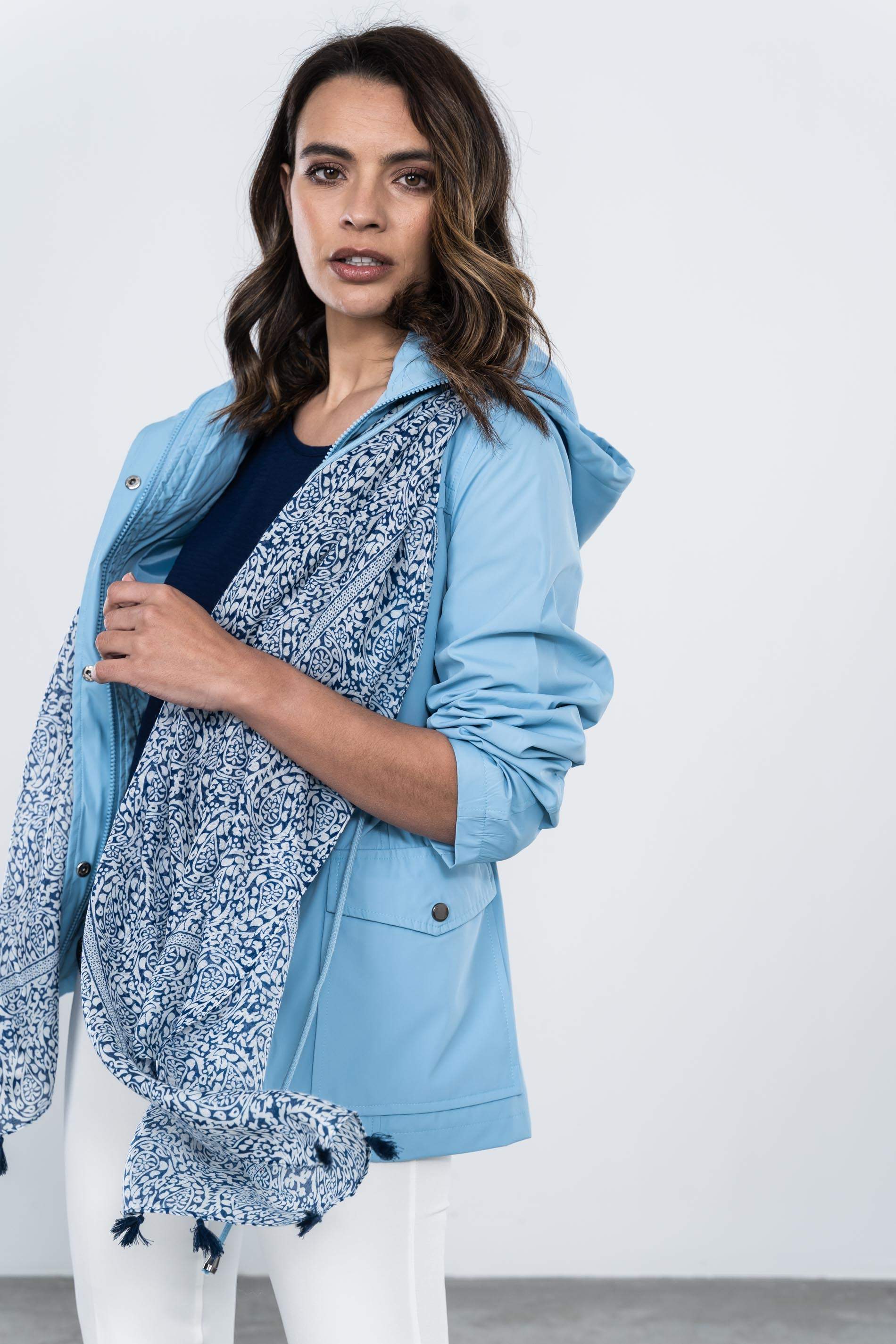 BLUSA MANGA CAIDA BOTON MARINO