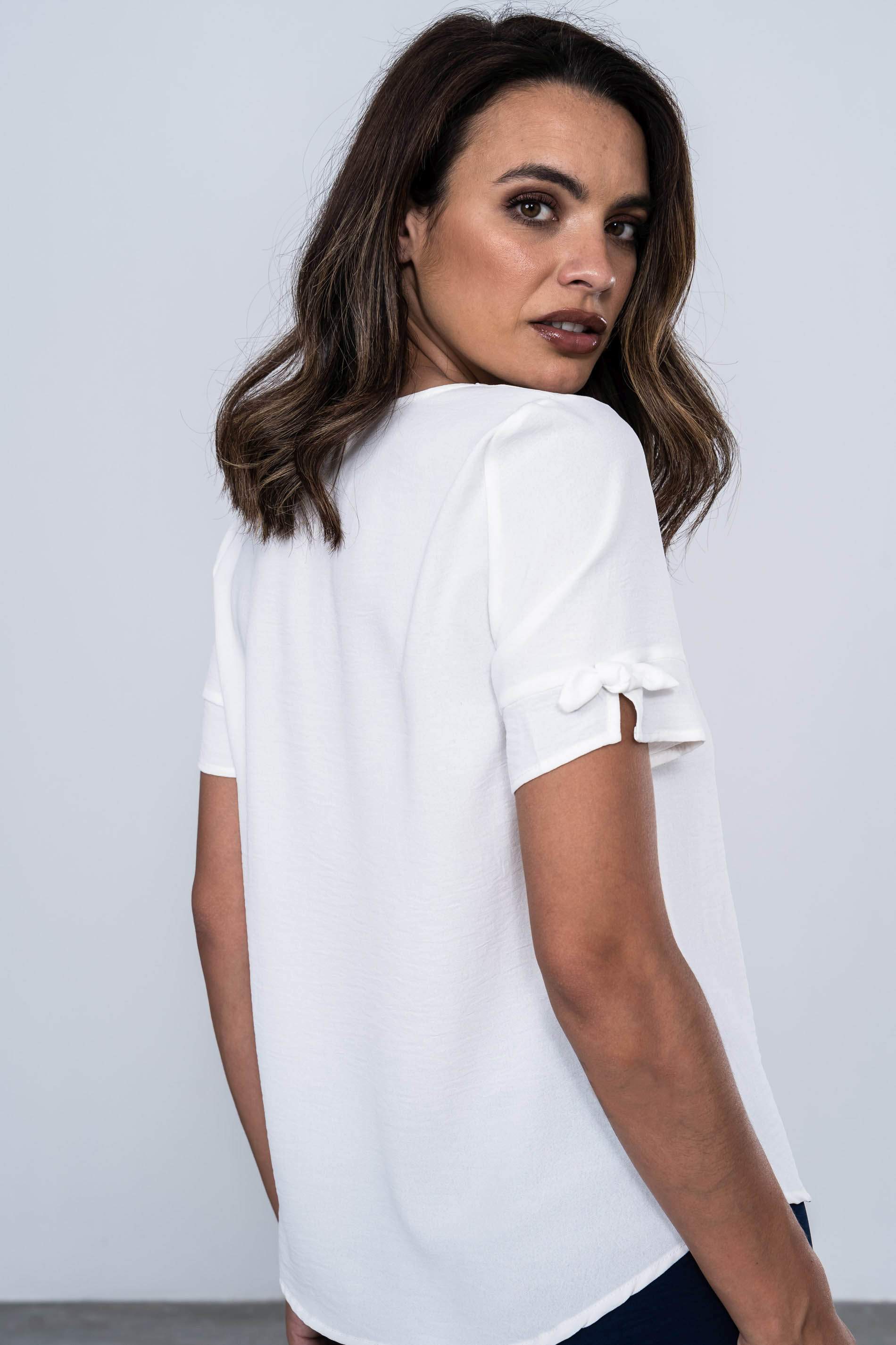 BLUSA LACITOS MANGA CORTA CRUDO