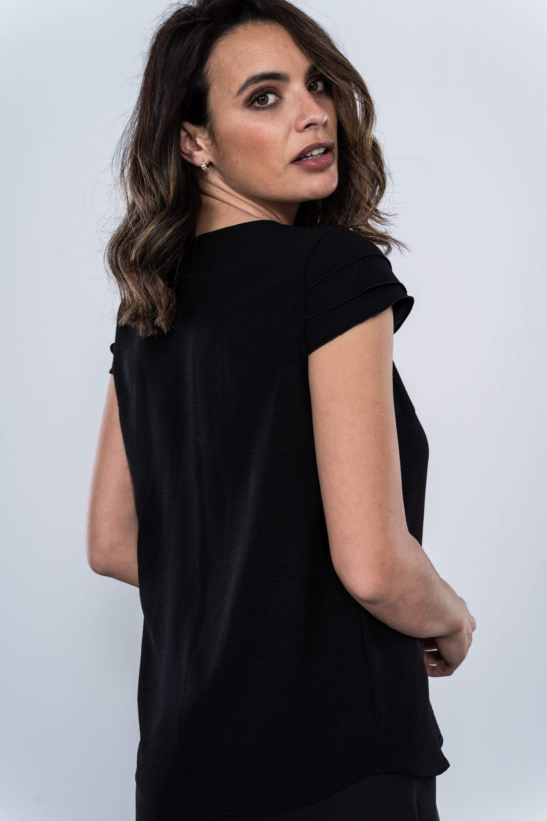 BLUSA MANGA CAPAS NEGRO