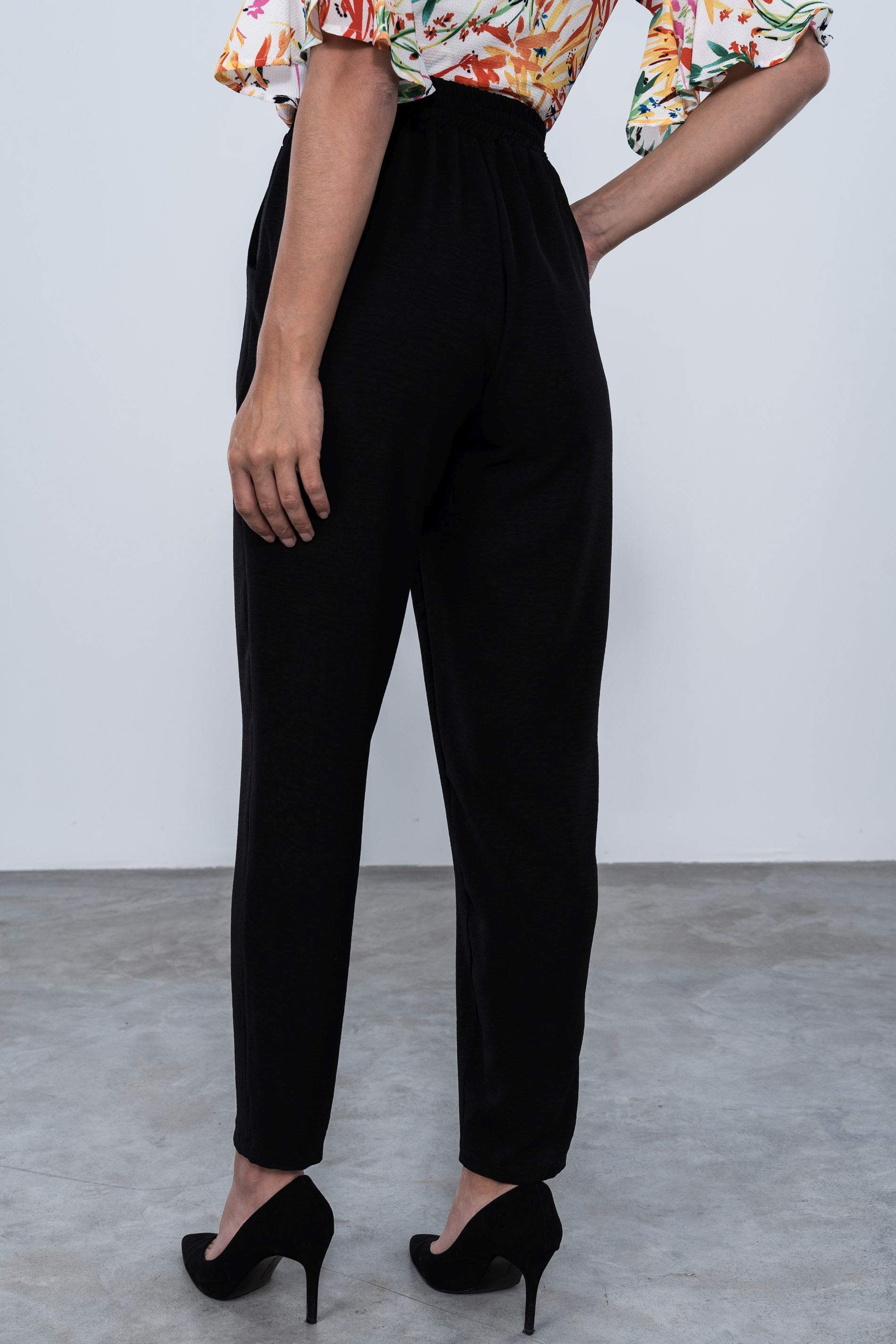 PANTALON HOLGADO CORDON NEGRO