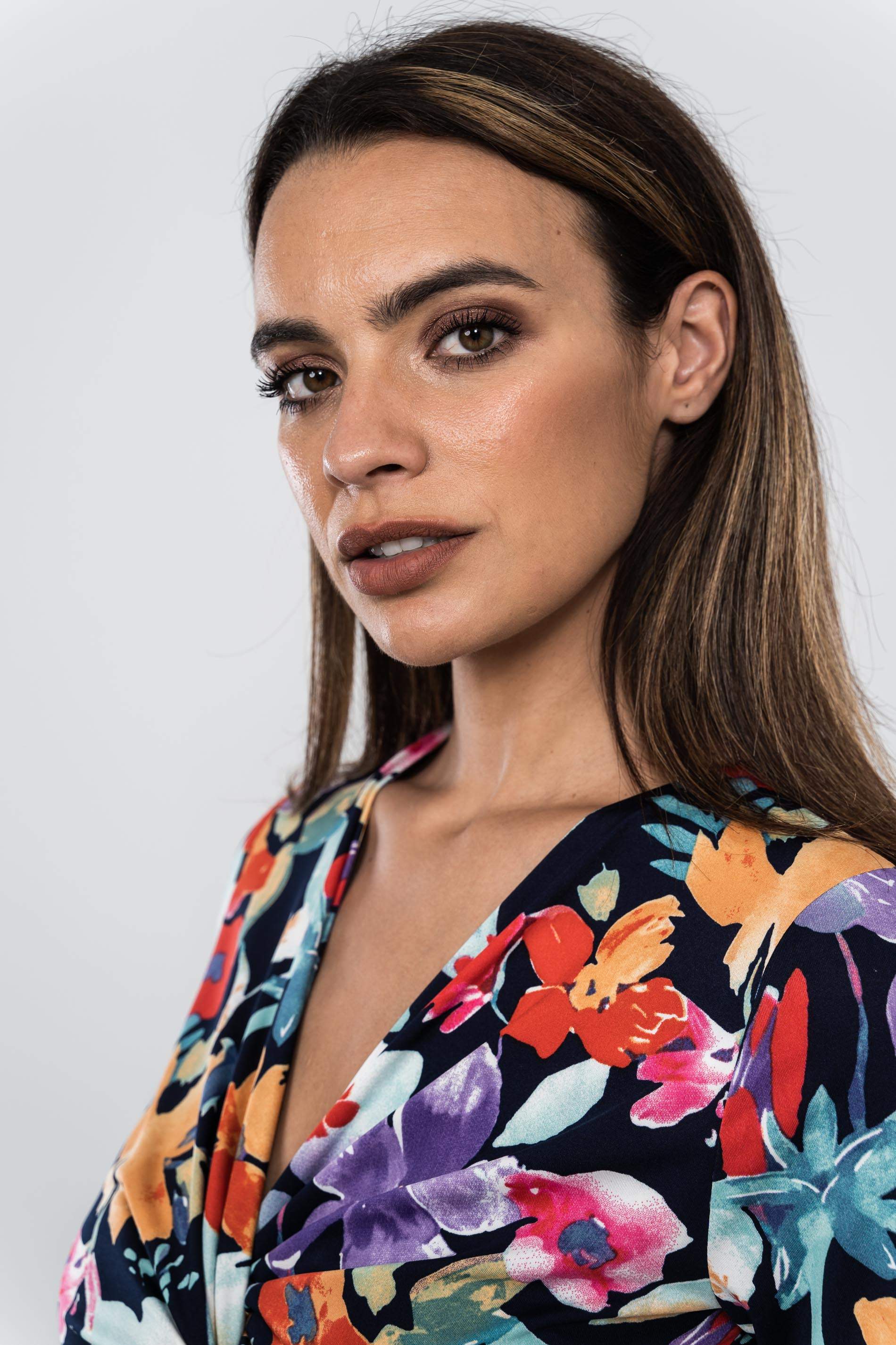 VESTIDO FLORAL DETALLE NUDO