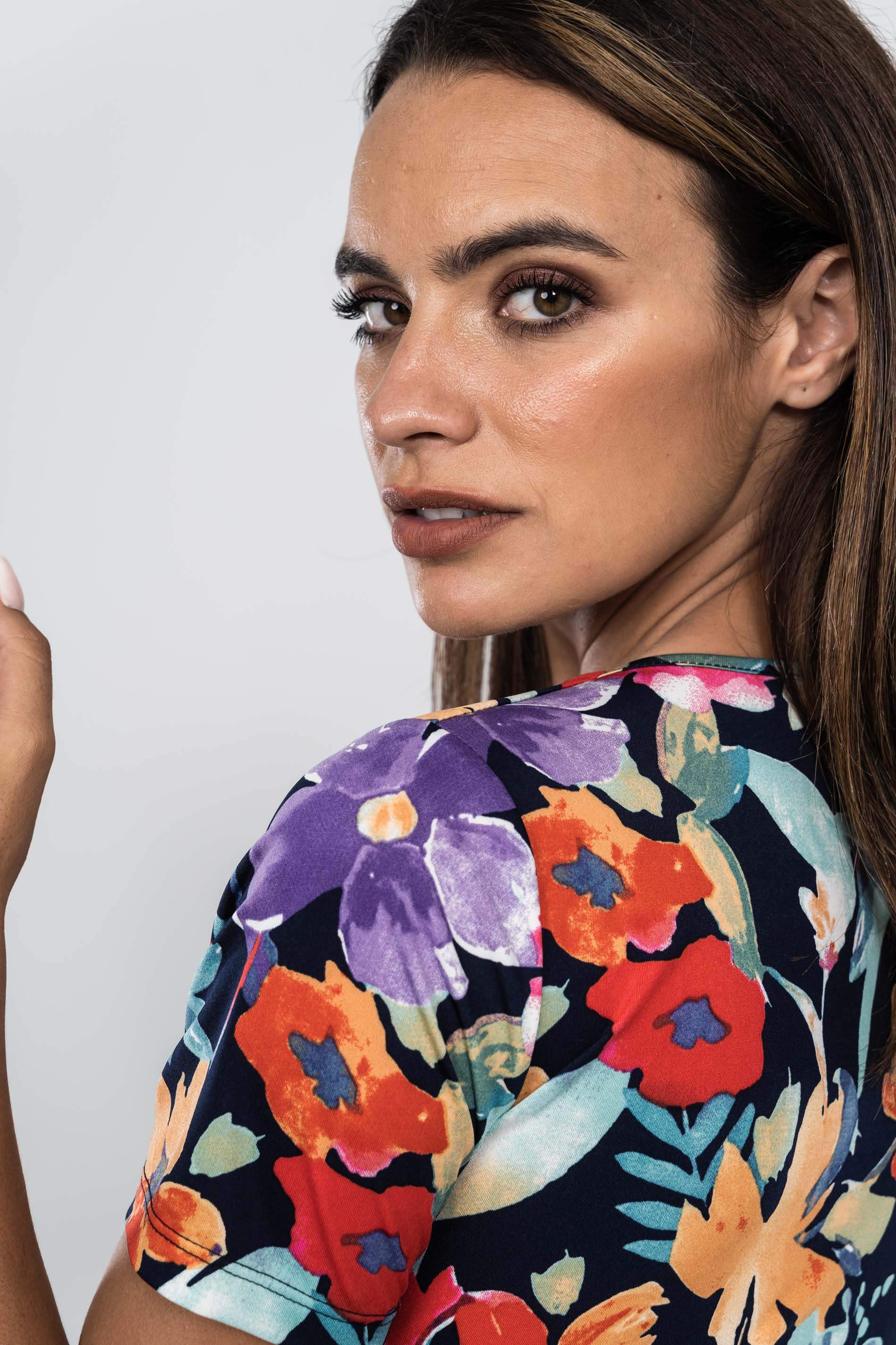 VESTIDO FLORAL DETALLE NUDO