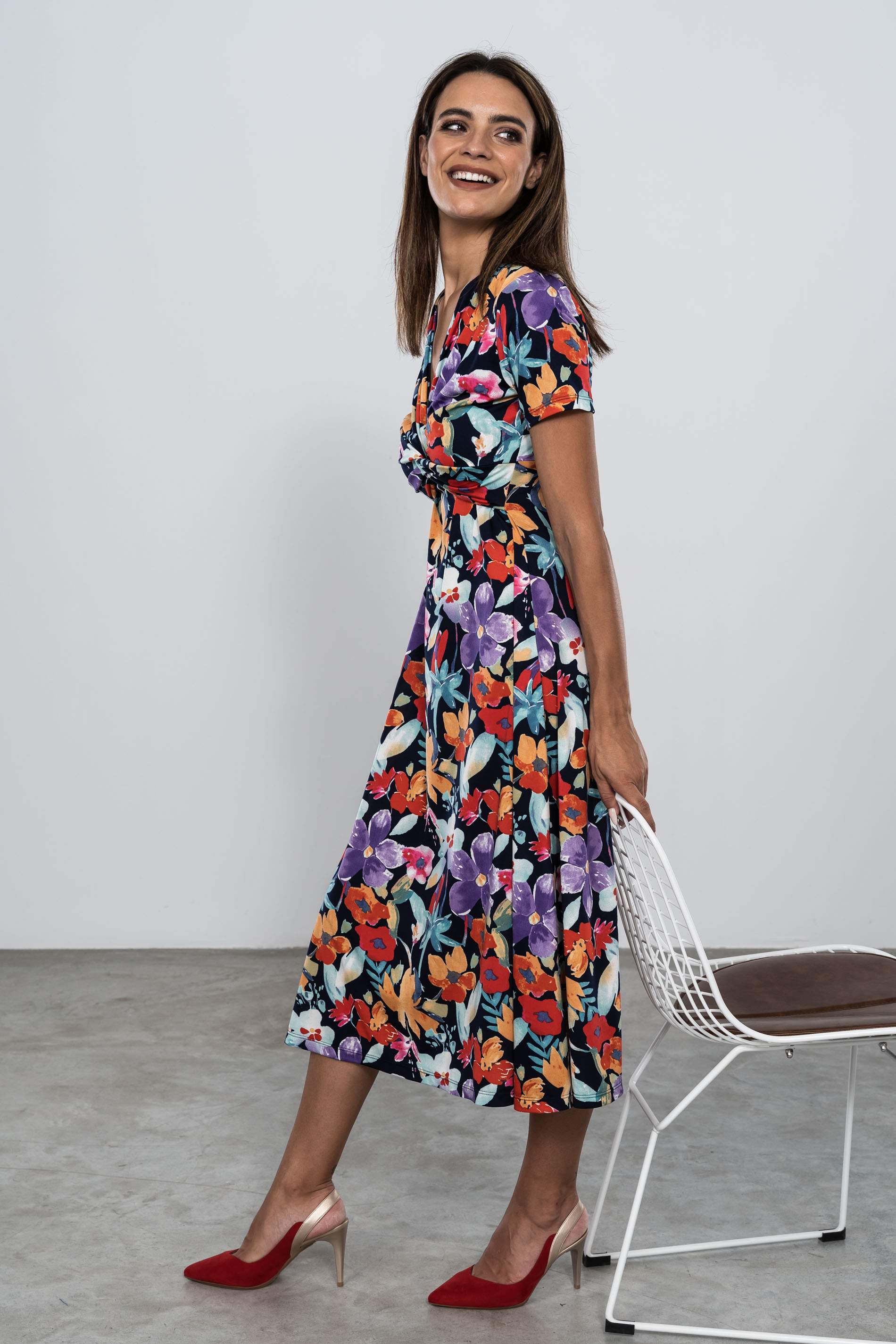 VESTIDO FLORAL DETALLE NUDO