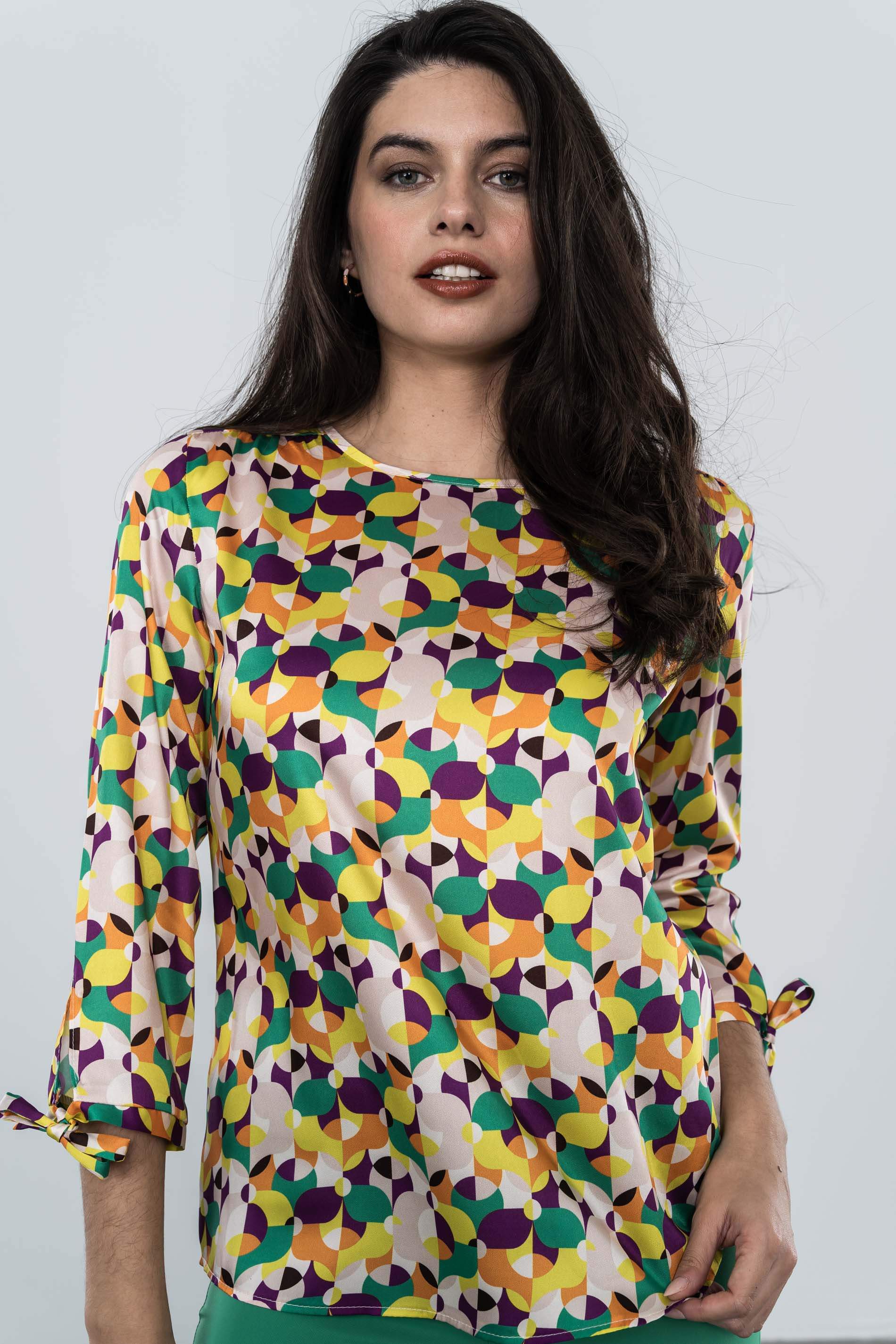 BLUSA GEOMETRICOS DETALLES LACITOS