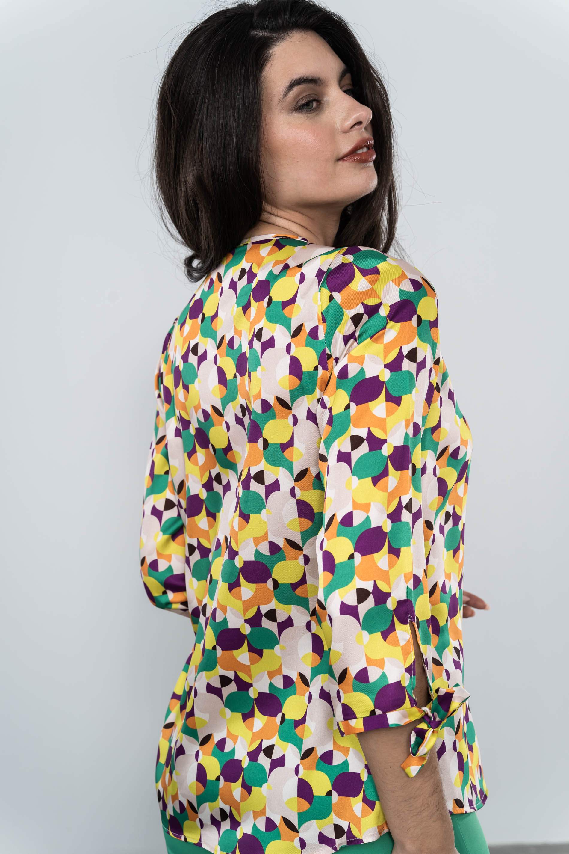 BLUSA GEOMETRICOS DETALLES LACITOS