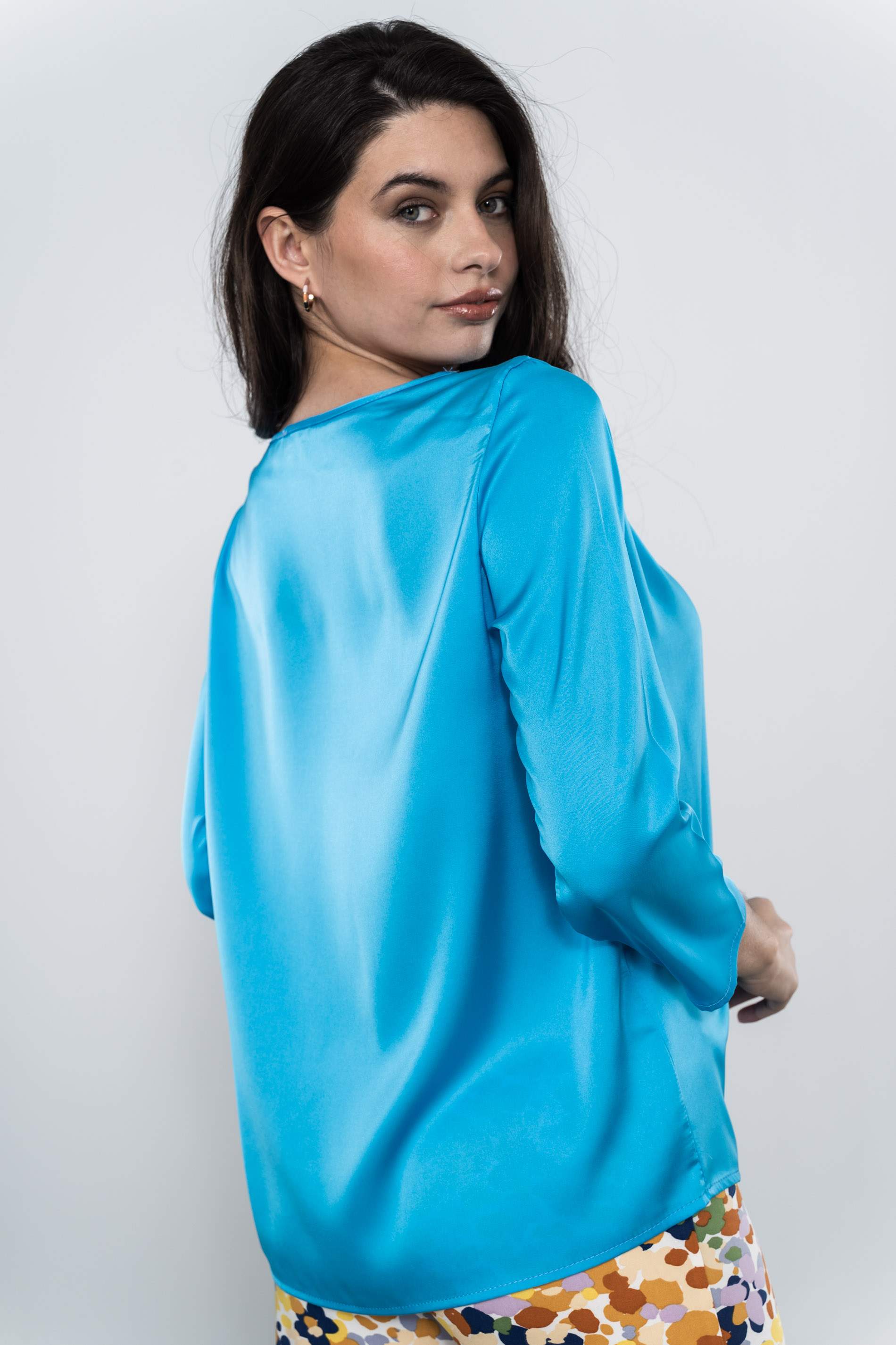 BLUSA PLIEGUES SATINADA TURQUESA
