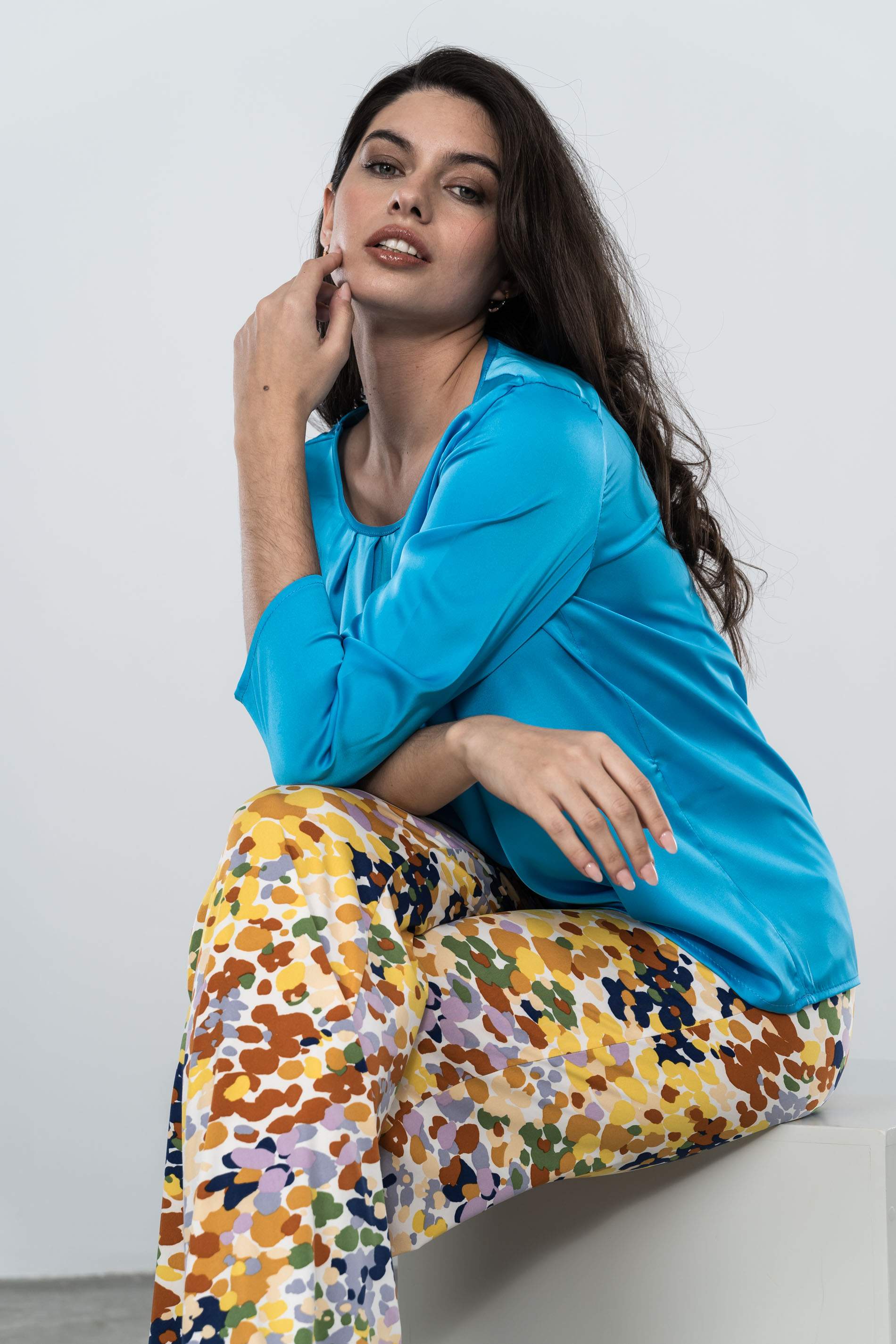 BLUSA PLIEGUES SATINADA TURQUESA