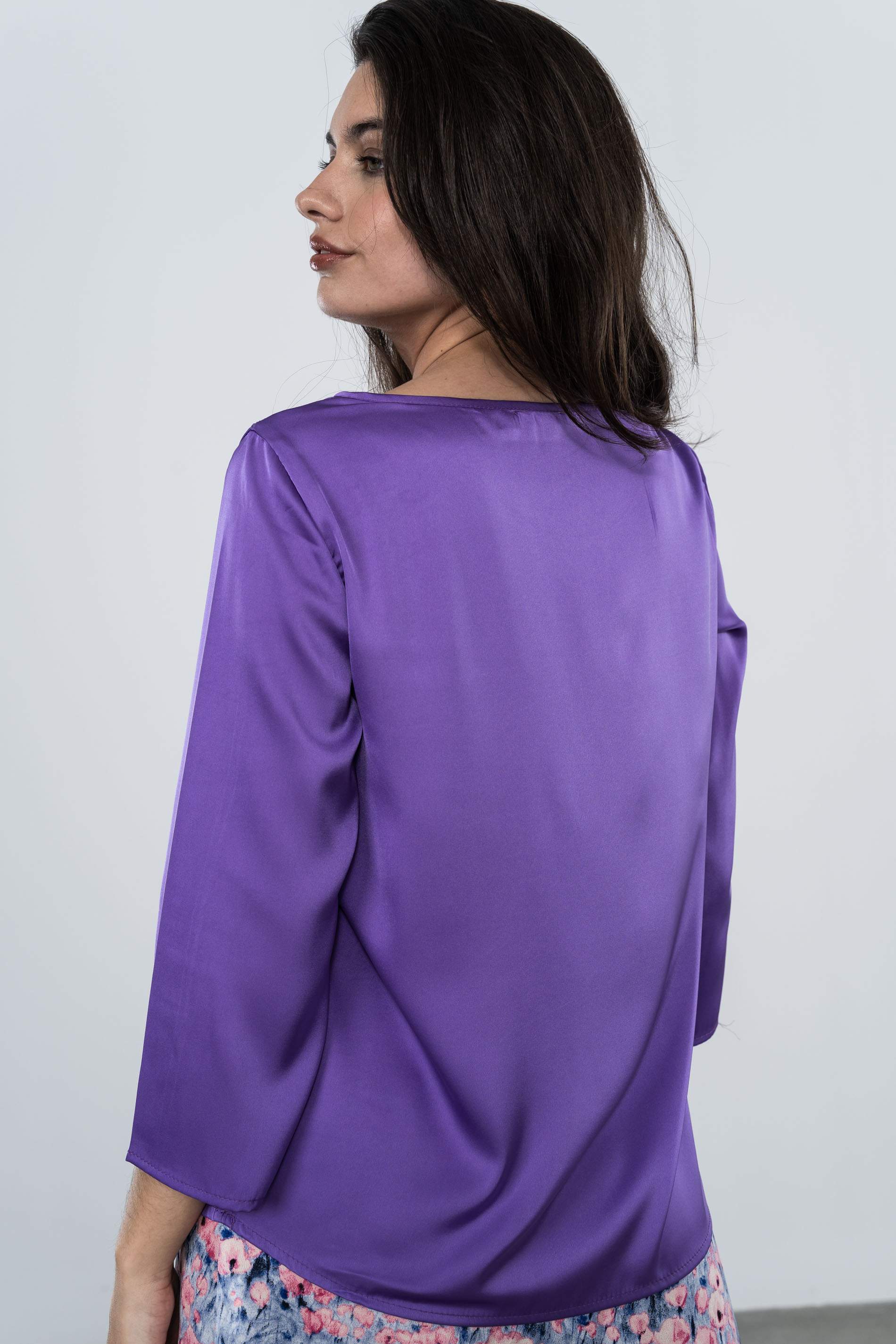 BLUSA PLIEGUES SATINADA VIOLETA