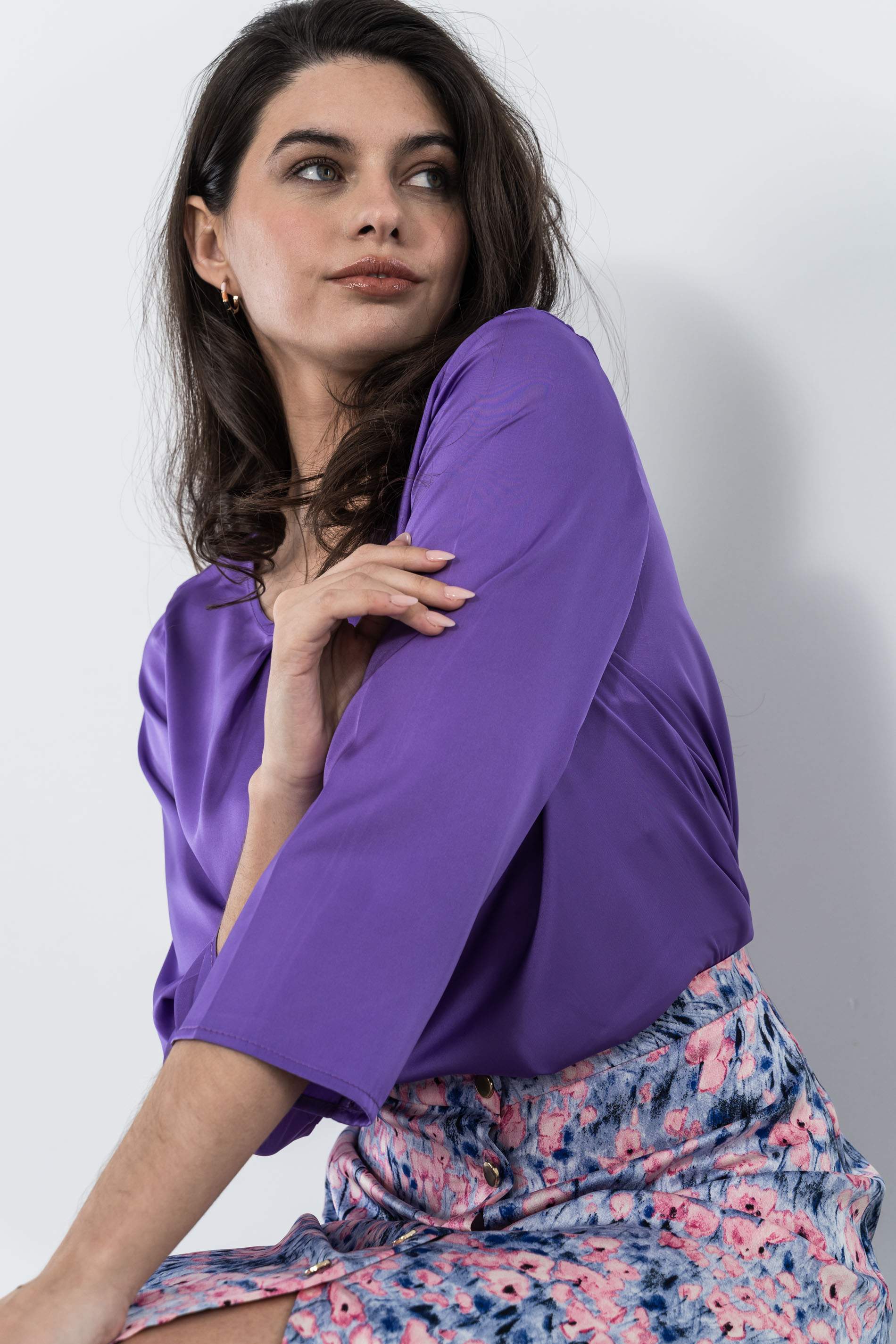 BLUSA PLIEGUES SATINADA VIOLETA