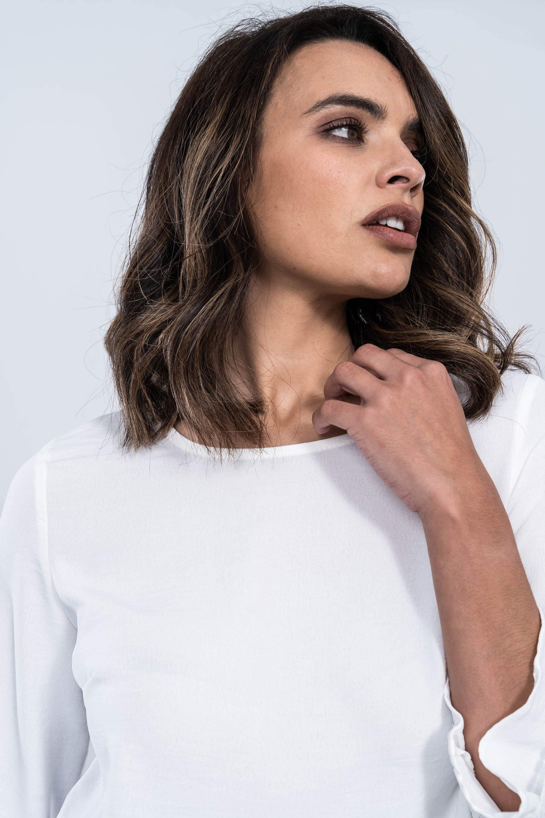 BLUSA DETALLE PUNTILLAS