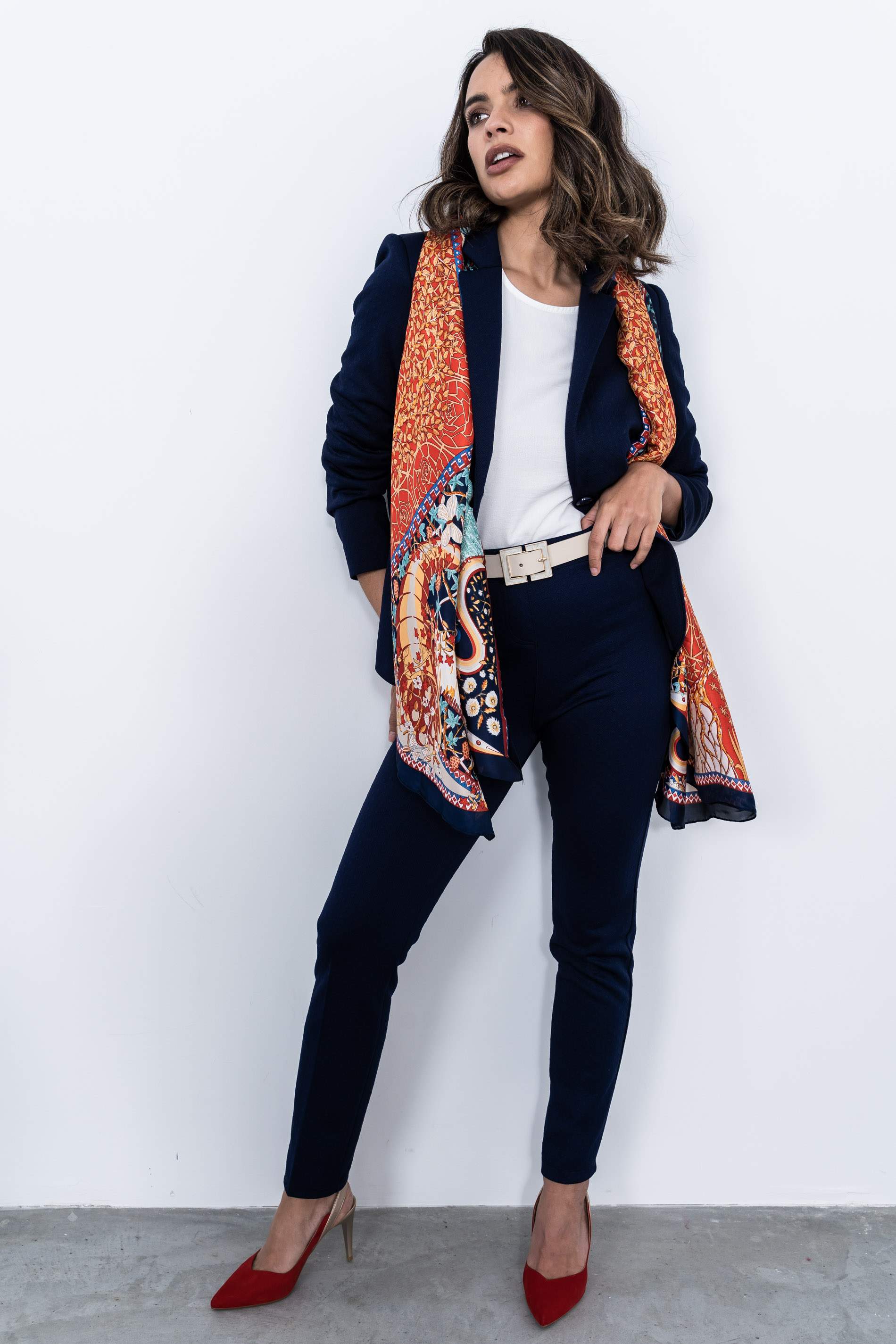 BLUSA DETALLE PUNTILLAS