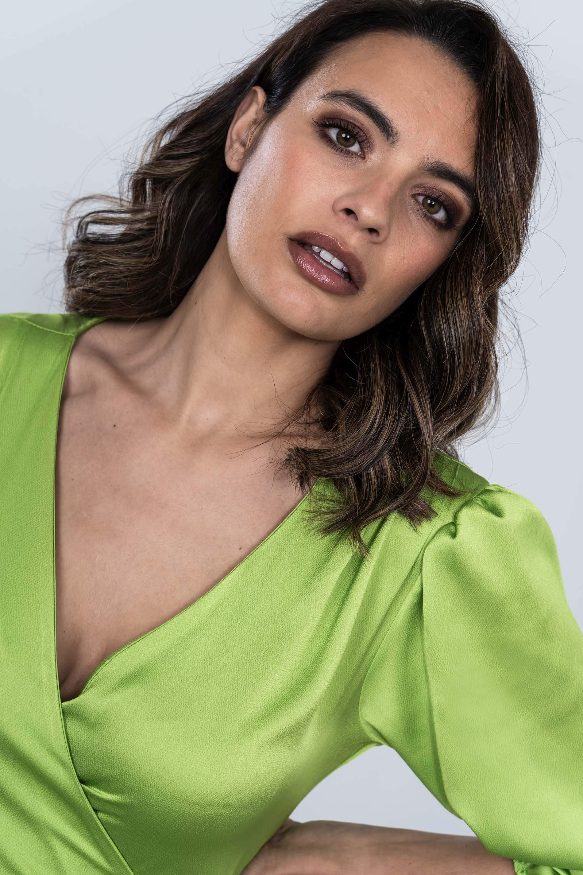 VESTIDO ENVOLVENTE CREPE SATINADO
