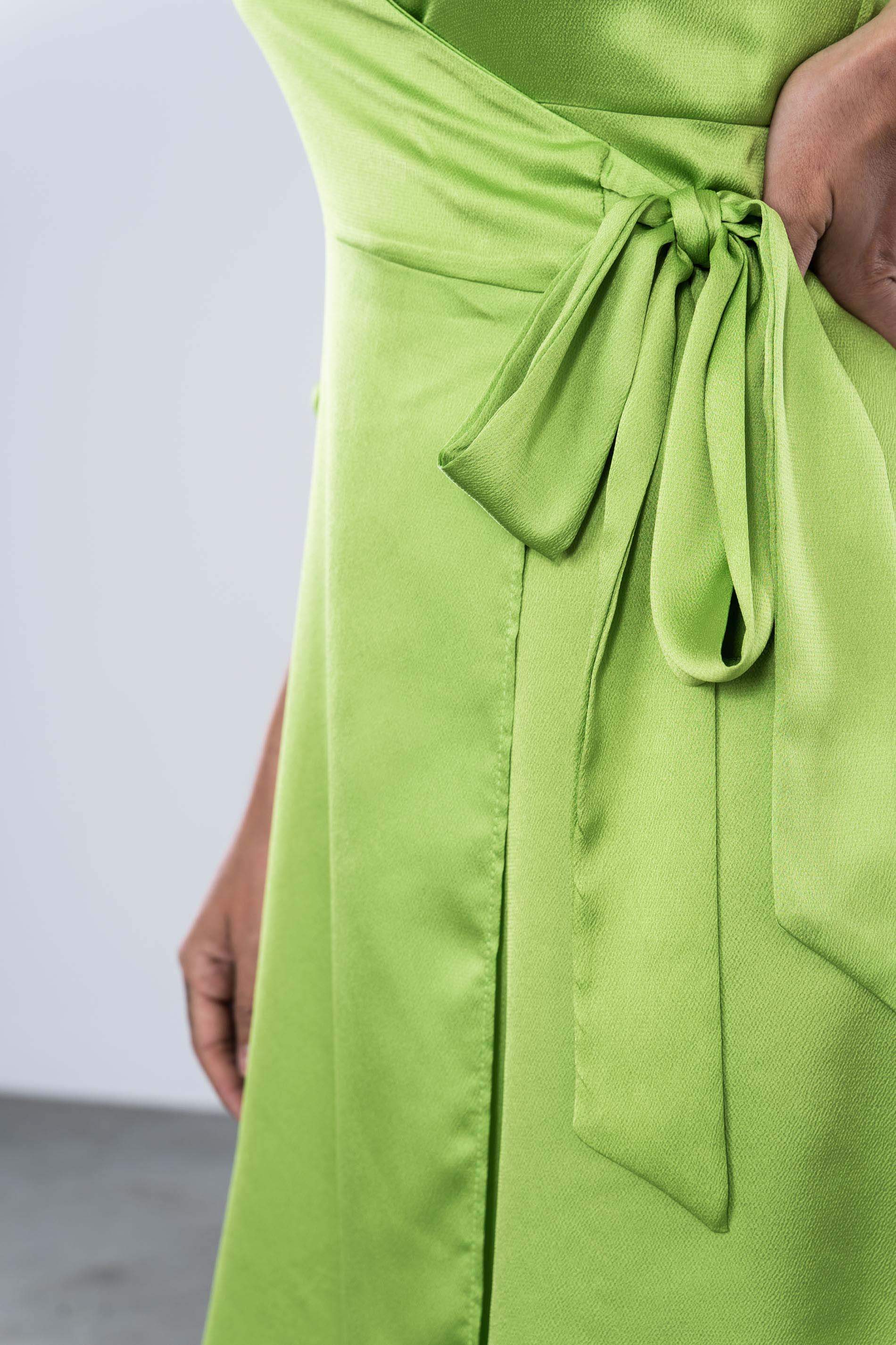 VESTIDO ENVOLVENTE CREPE SATINADO