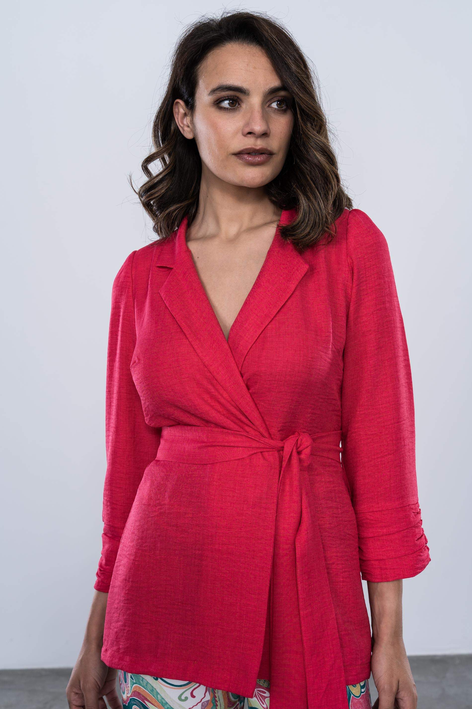 CHAQUETA DETALLE PUÑOS FRESA