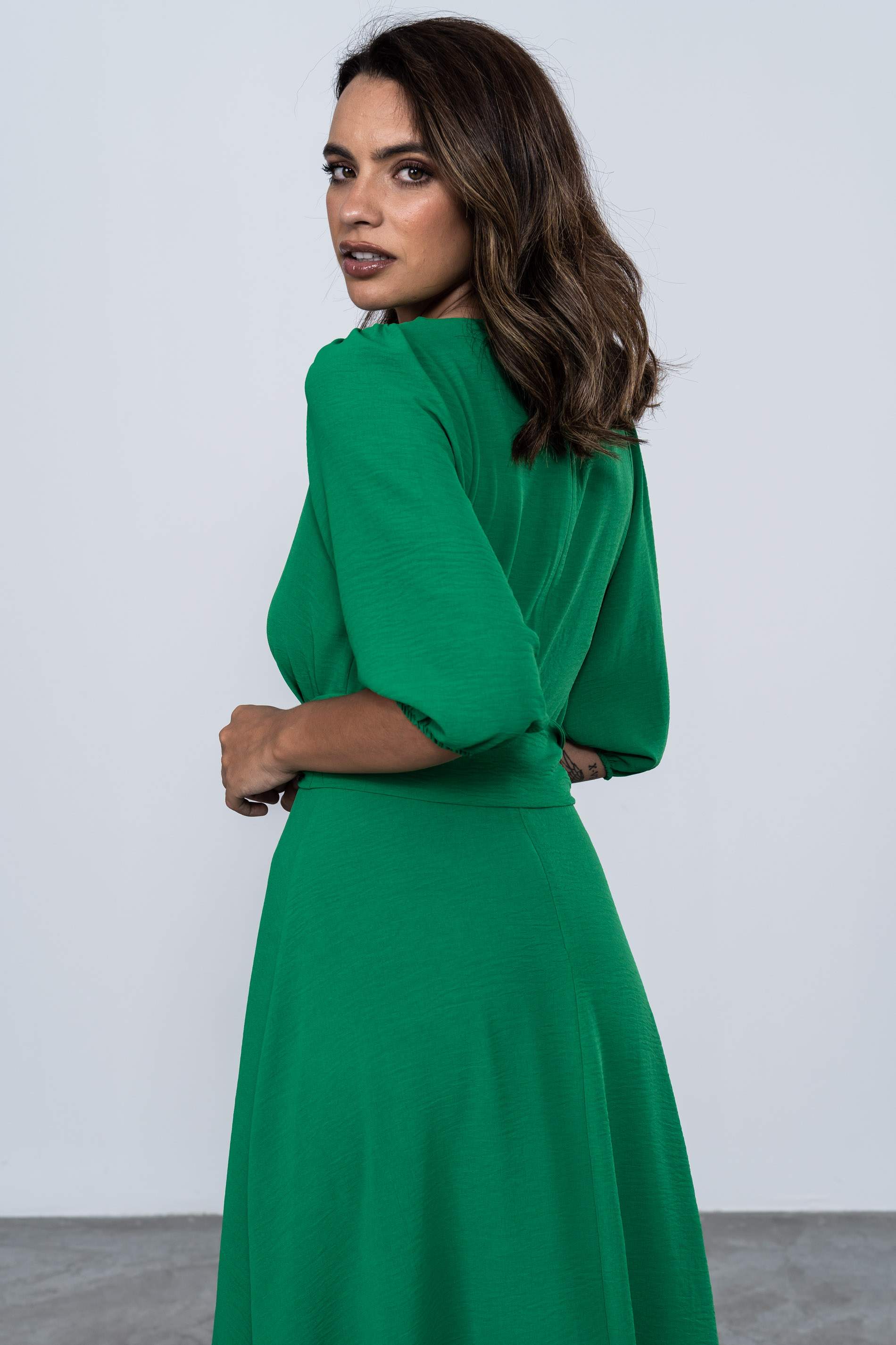 VESTIDO VUELO CINTURON VERDE