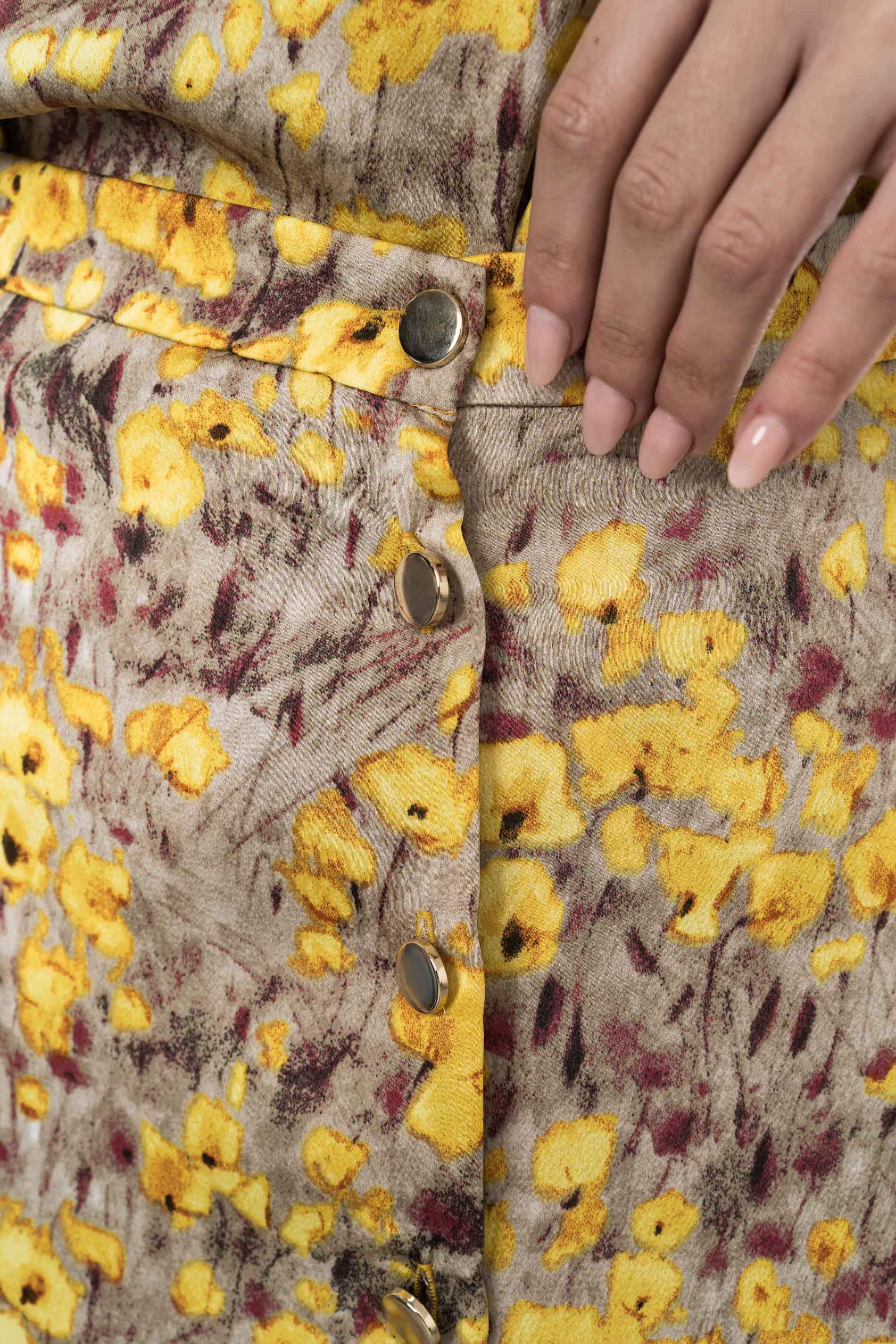 BLUSA SATINADA ESTAMPADO AMARILLO