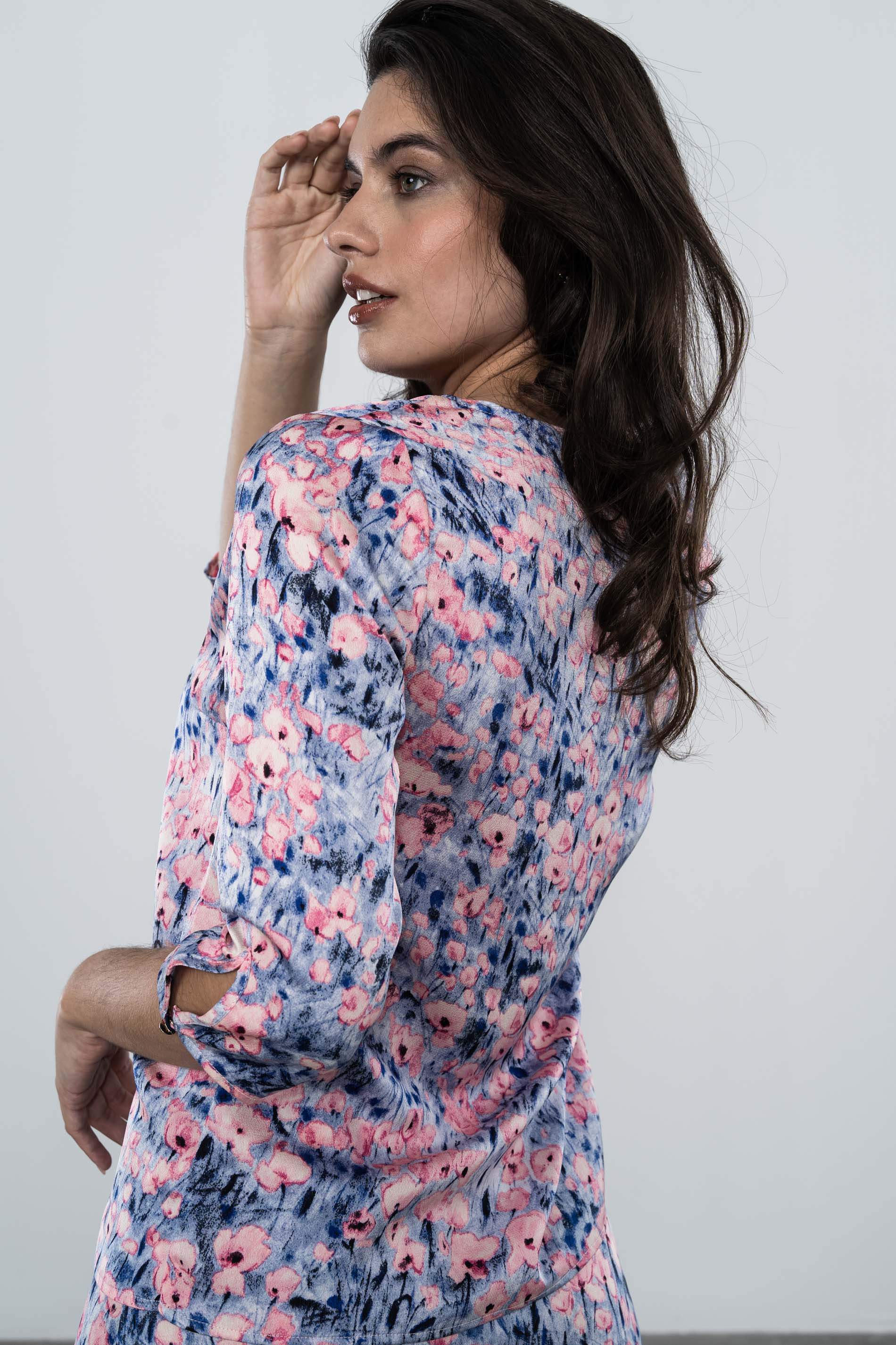BLUSA SATINADA ESTAMPADO AZUL