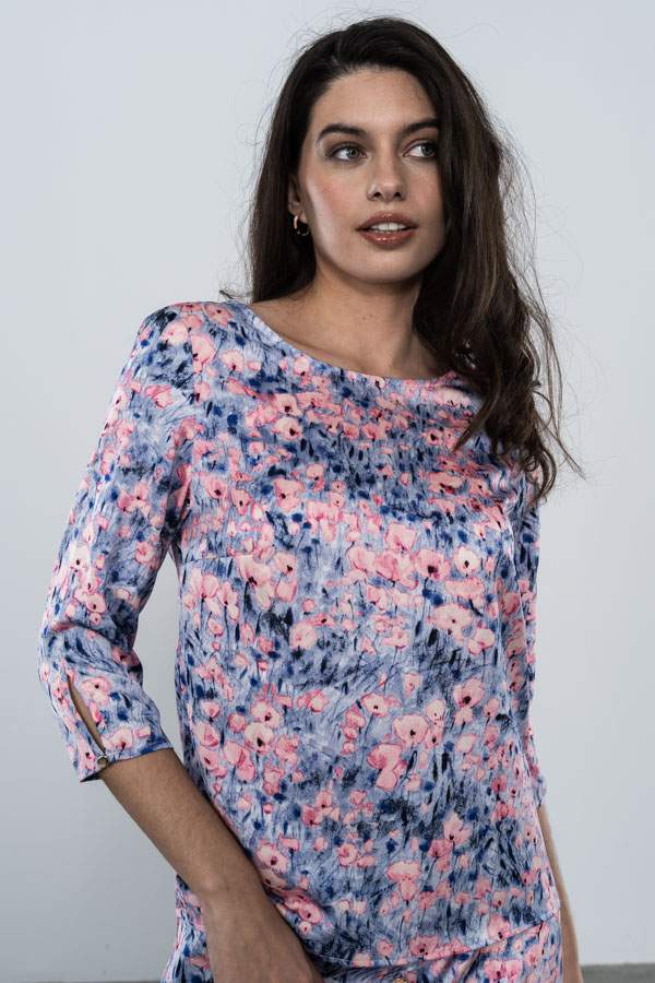 BLUSA SATINADA ESTAMPADO AZUL