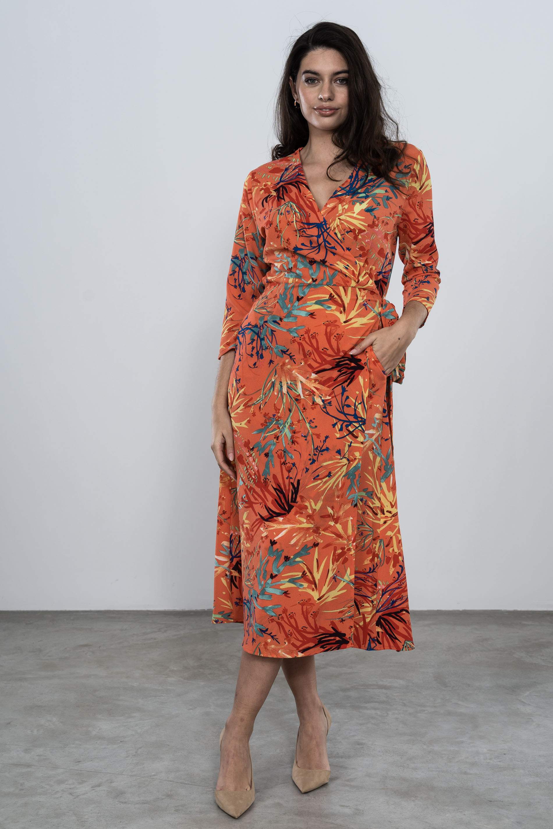 VESTIDO CRUZADO ESTAMPADOS HOJAS CALDERA