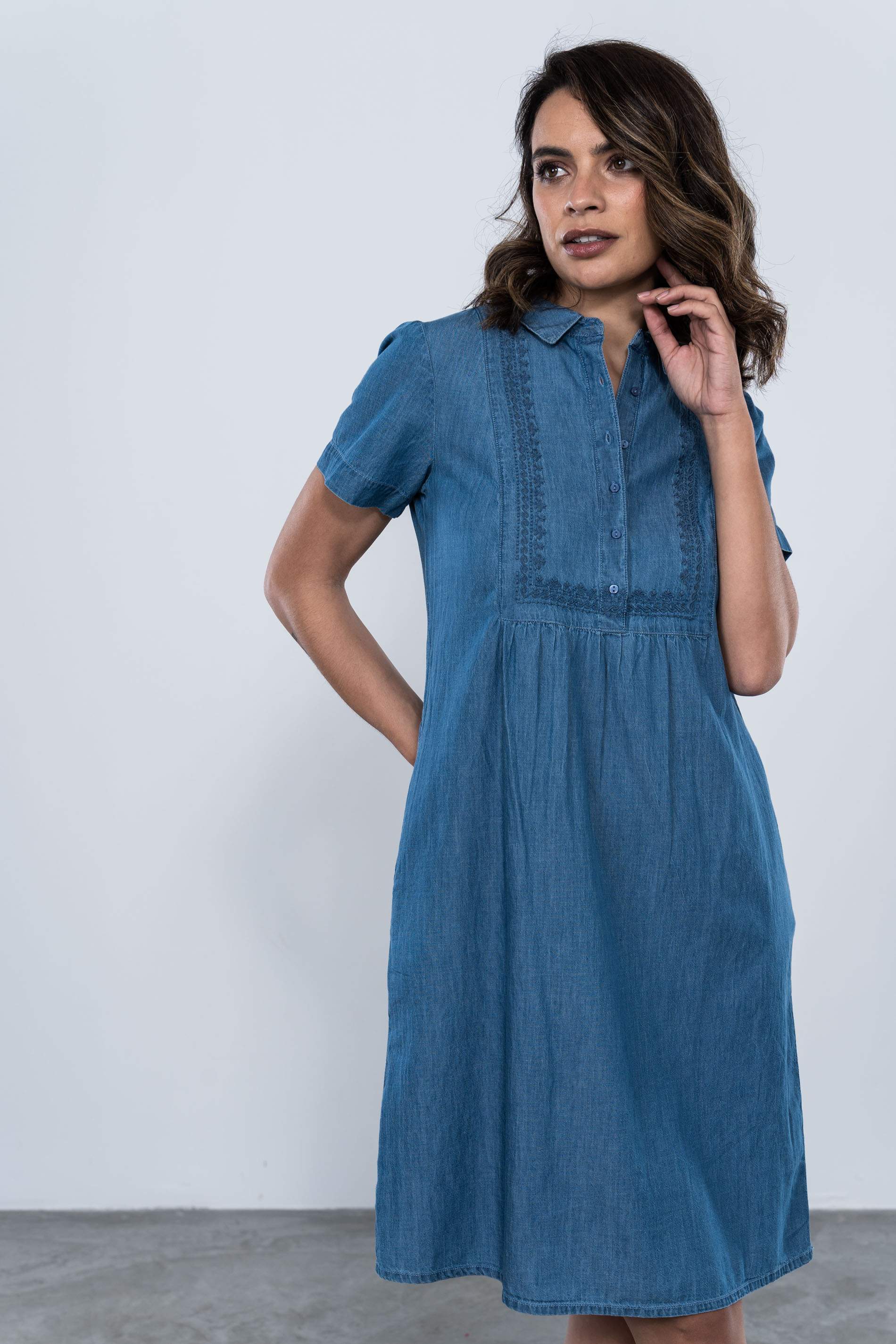 VESTIDO DENIM BORDADO AL TONO MC