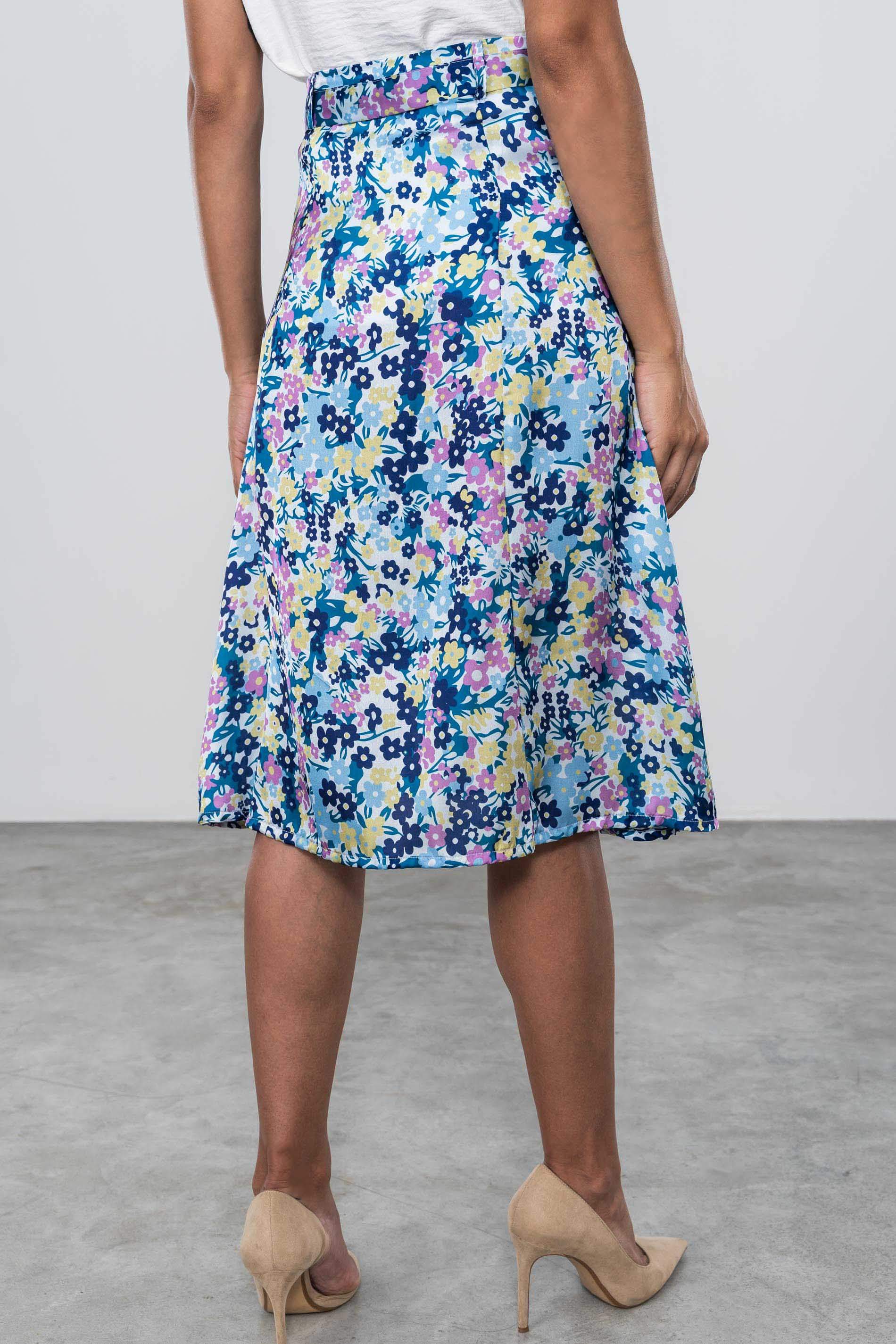 FALDA SATINADA FLORAL CON BOTONES